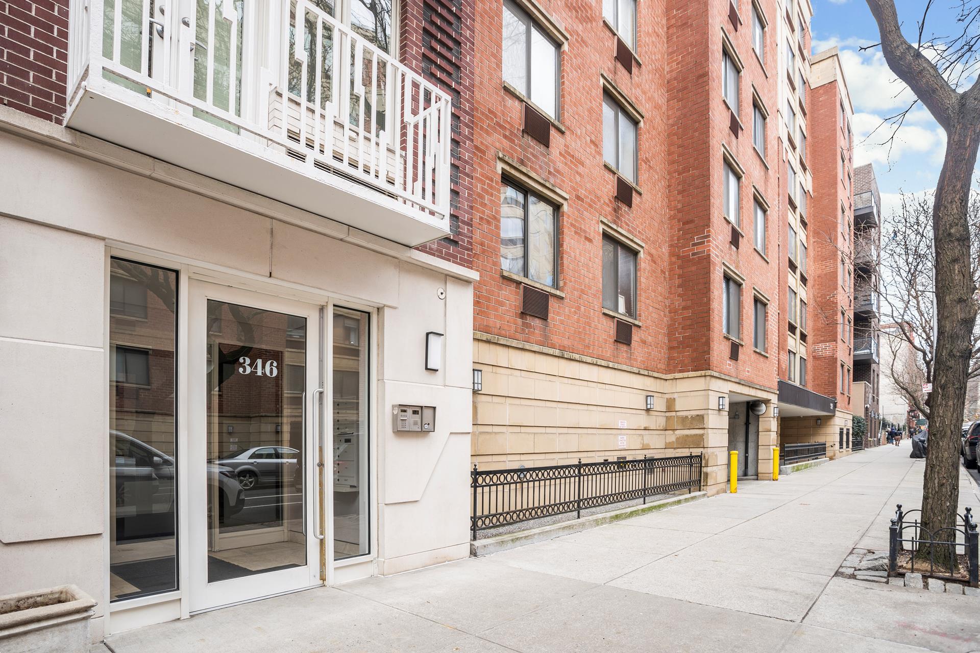 346 East 119th Street 1, East Harlem, Upper Manhattan, NYC - 2 Bedrooms  
1.5 Bathrooms  
5 Rooms - 