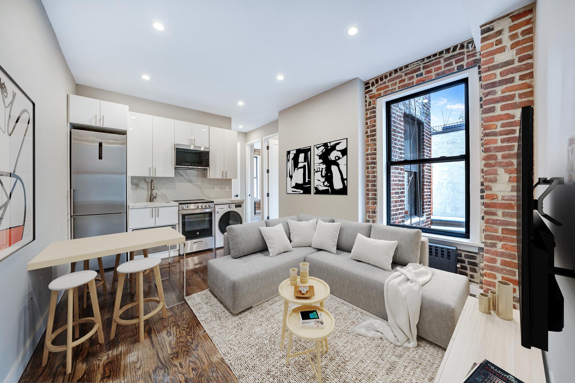 228 8th Avenue 21, Chelsea, Downtown, NYC - 4 Bedrooms  
2 Bathrooms  
7 Rooms - 