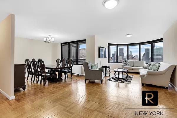 330 East 38th Street 42-Fg, Murray Hill, Midtown East, NYC - 3 Bedrooms  
2 Bathrooms  
5 Rooms - 
