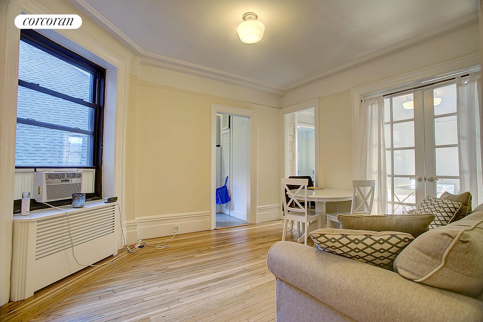 158 West 81st Street 42, Upper West Side, Upper West Side, NYC - 2 Bedrooms  
1 Bathrooms  
4 Rooms - 