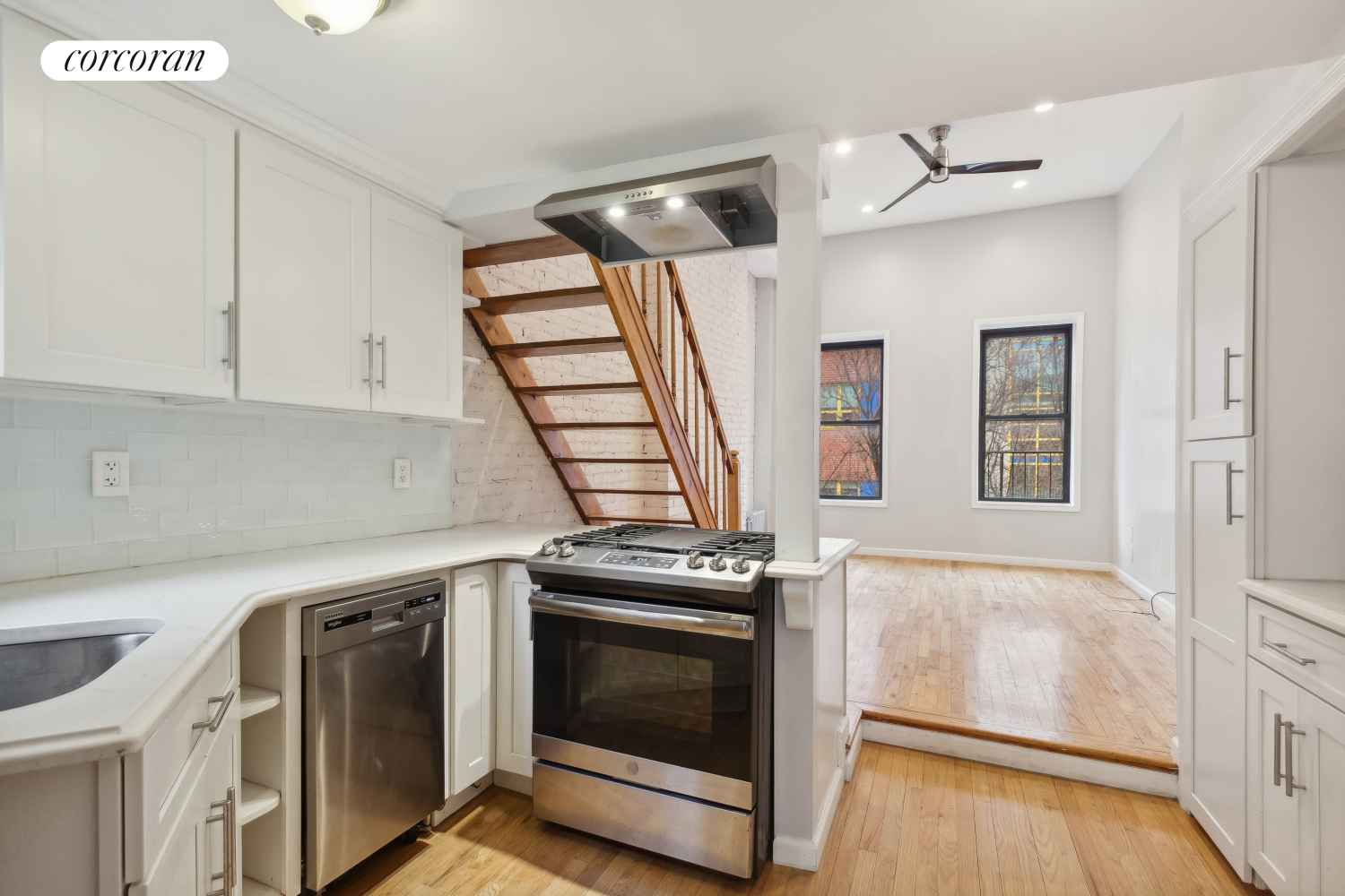 333 East 92nd Street 5A, Yorkville, Upper East Side, NYC - 2 Bedrooms  
2 Bathrooms  
4 Rooms - 