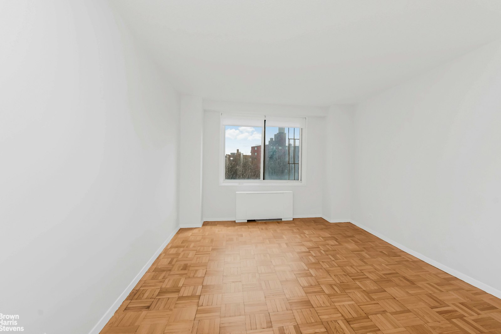 3333 HENRY HUDSON Parkway, New York, NY 10463, 1 Bedroom Bedrooms, 4 Rooms Rooms,1 BathroomBathrooms,Residential,For Sale,WHITEHALL,HENRY HUDSON,RPLU-1086922950256