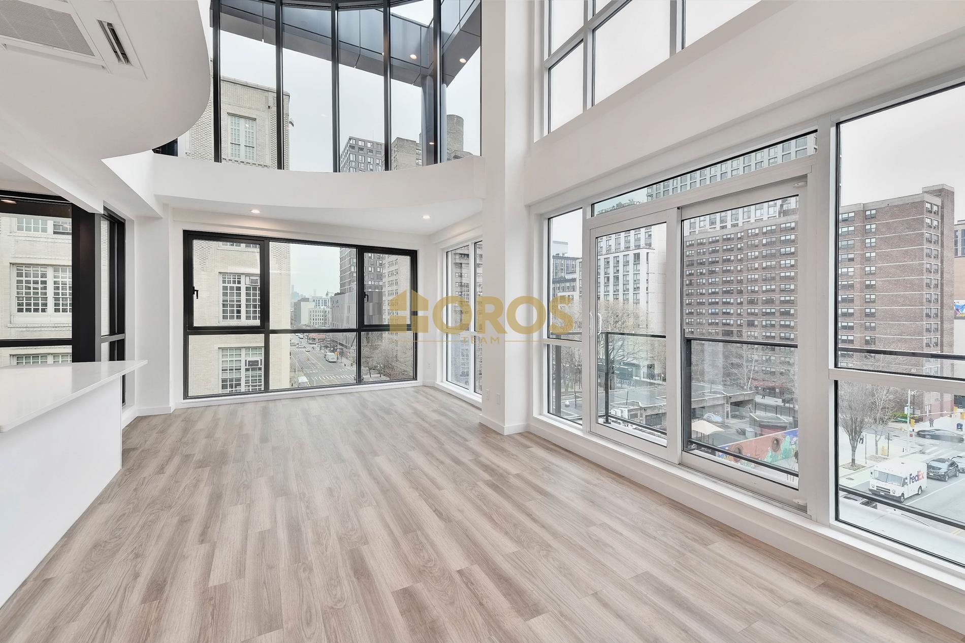 355 Grand Street 6, Chinatown, Downtown, NYC - 3 Bedrooms  
2.5 Bathrooms  
5 Rooms - 