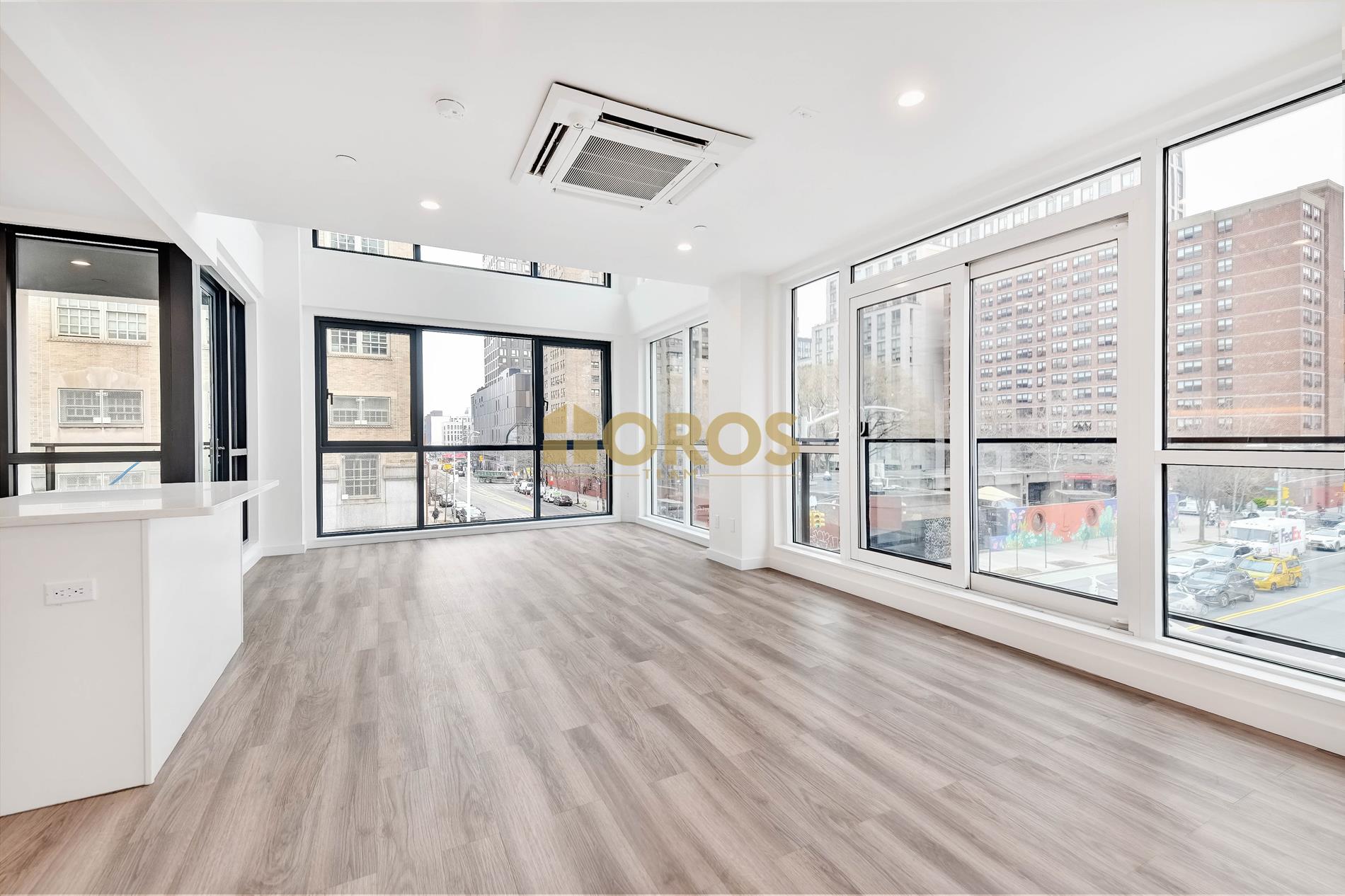 355 Grand Street 3, Chinatown, Downtown, NYC - 3 Bedrooms  
2.5 Bathrooms  
5 Rooms - 