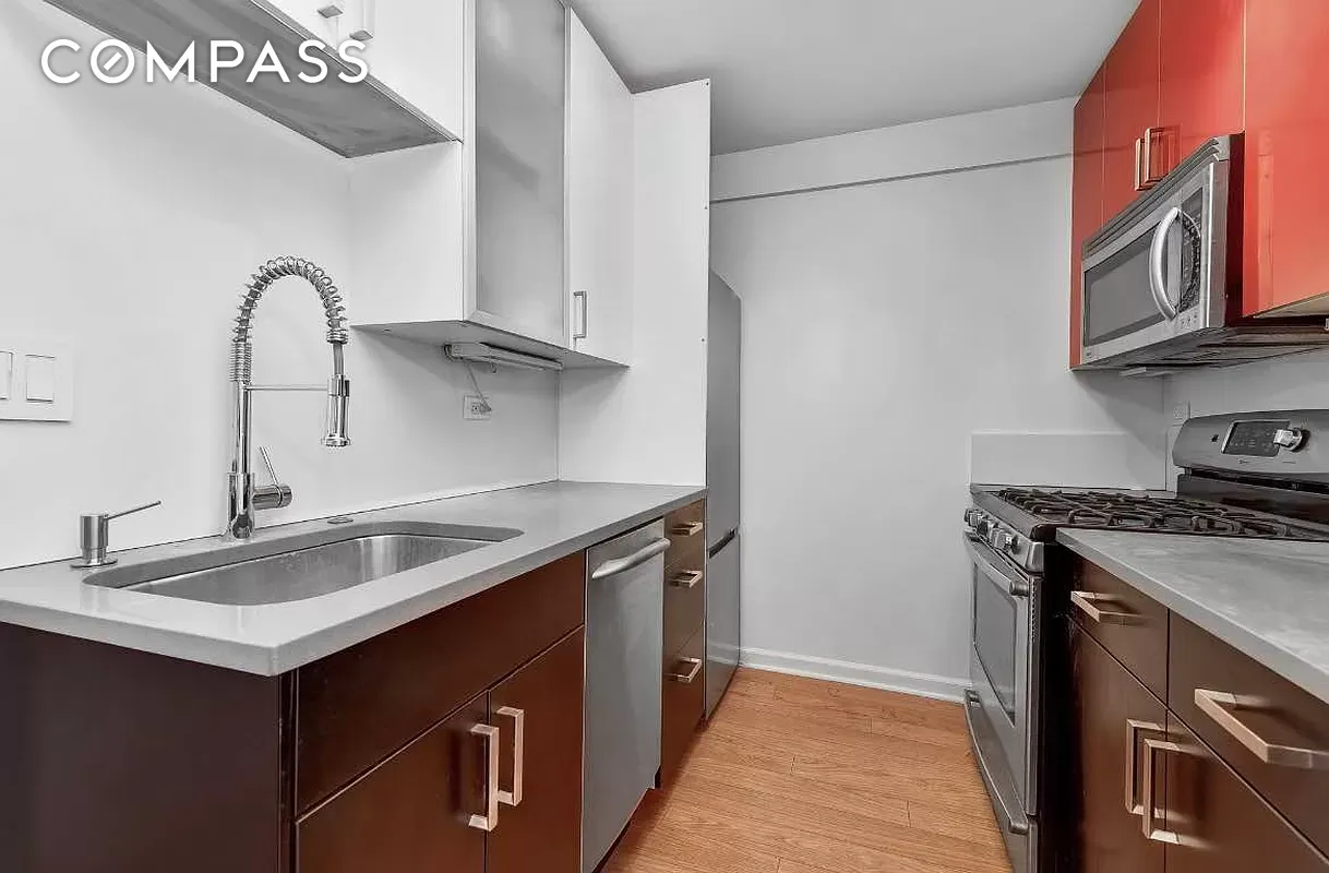 630 1st Avenue 7A, Murray Hill, Midtown East, NYC - 1 Bedrooms  
1 Bathrooms  
4 Rooms - 