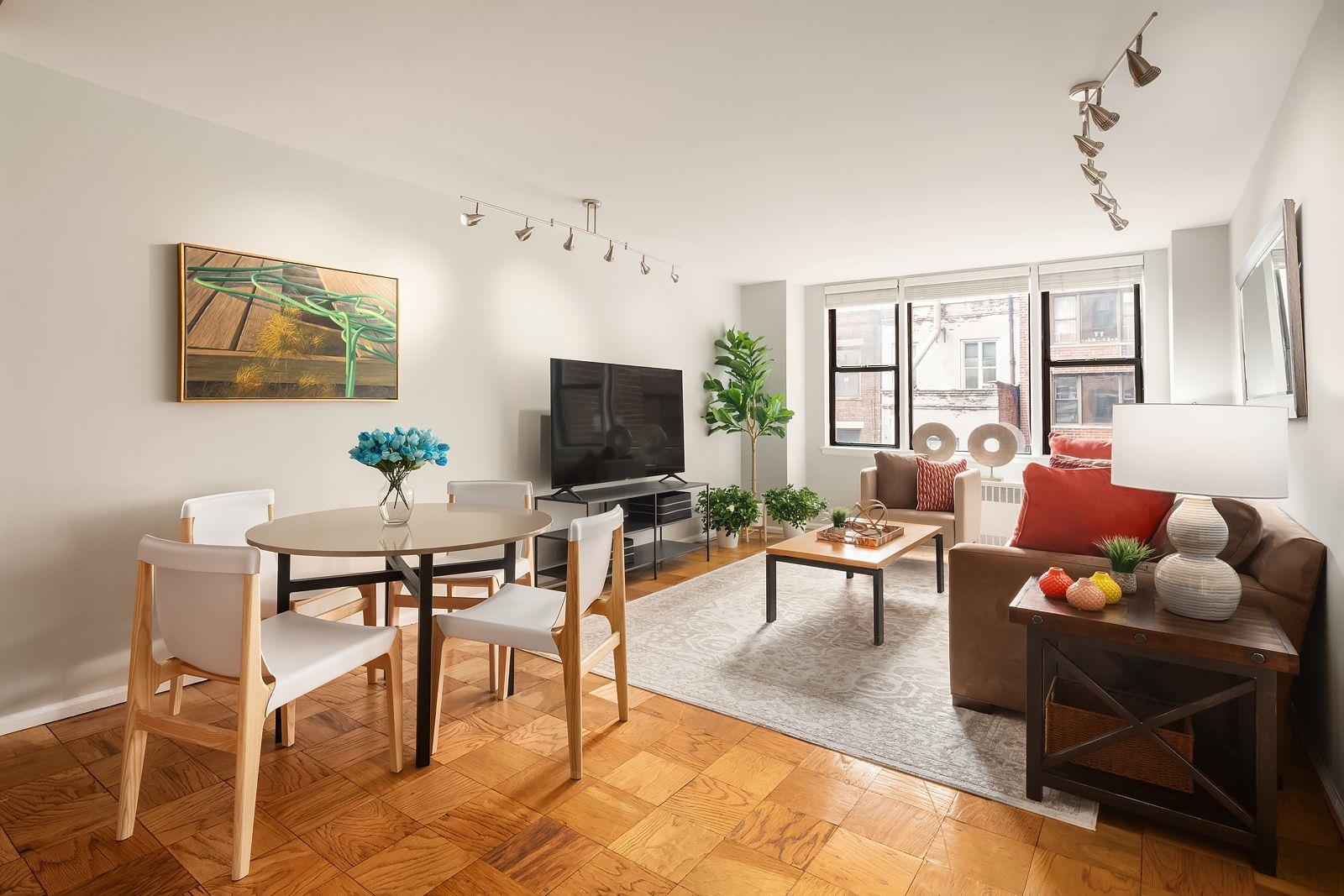 200 West 79th Street 5P, Upper West Side, Upper West Side, NYC - 1 Bedrooms  
1 Bathrooms  
3 Rooms - 