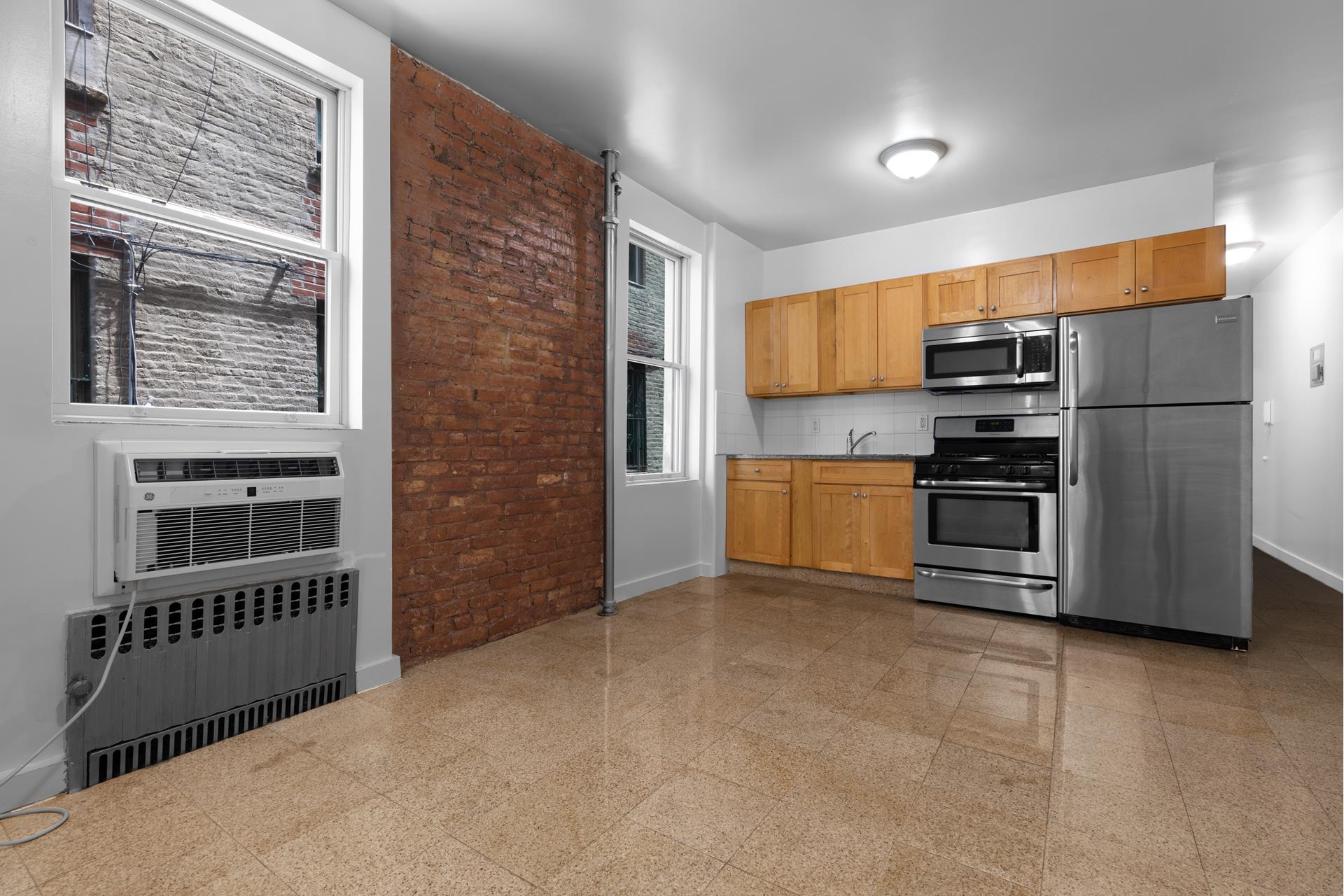 4712 4th Avenue 15, Sunset Park, Brooklyn, New York - 3 Bedrooms  
1 Bathrooms  
5 Rooms - 