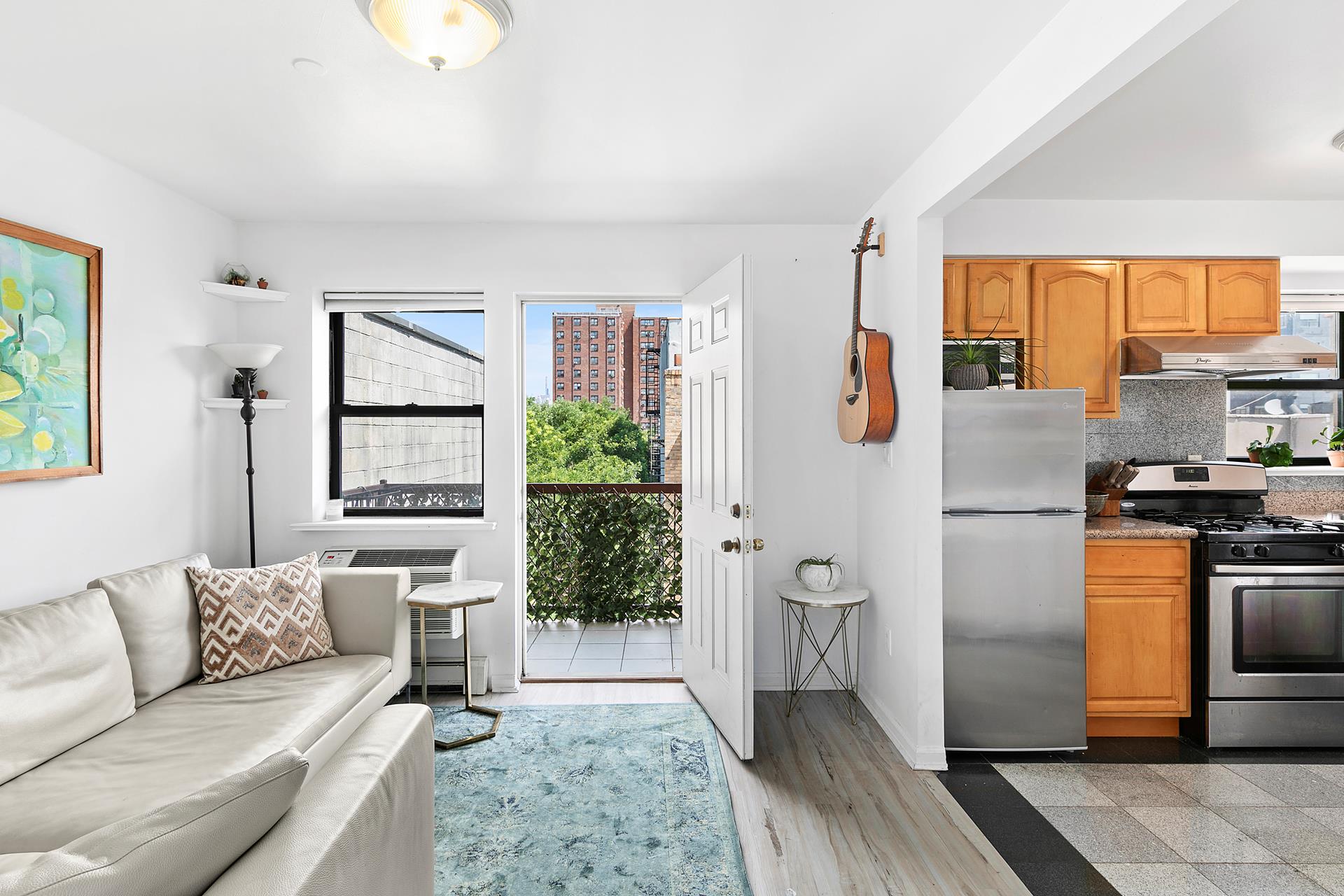 62 Rivington Street 8A, Lower East Side, Downtown, NYC - 1 Bedrooms  
1 Bathrooms  
3 Rooms - 