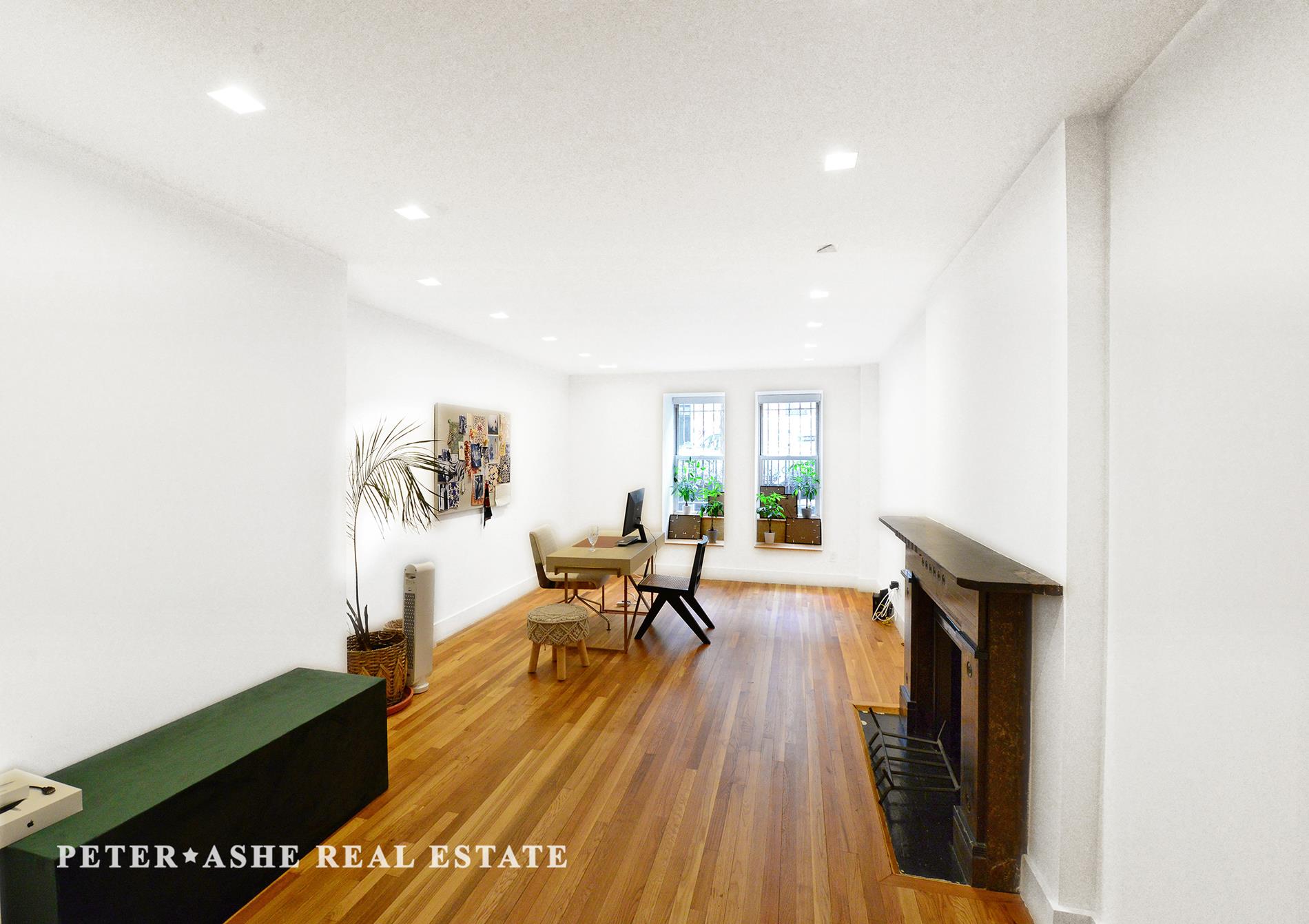 53 East 64th Street Triplex, Upper East Side, Upper East Side, NYC - 3 Bedrooms  
3.5 Bathrooms  
7 Rooms - 