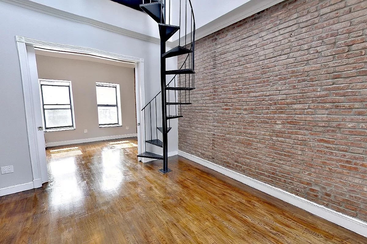 338 East 100th Street 6D, East Harlem, Upper Manhattan, NYC - 3 Bedrooms  
2 Bathrooms  
5 Rooms - 