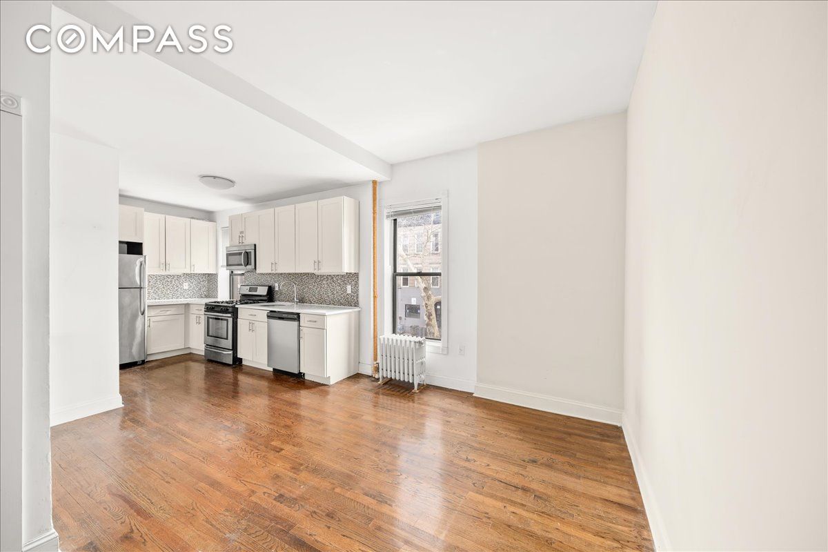 478 Halsey Street 1, Bedford-Stuyvesant, Downtown, NYC - 2 Bedrooms  
1 Bathrooms  
4 Rooms - 