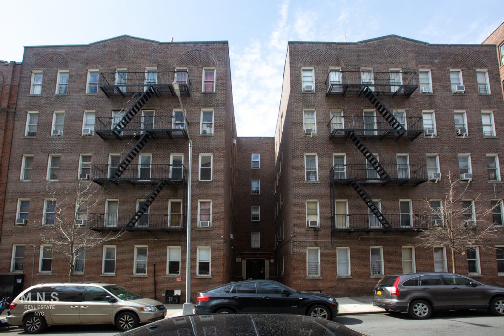 Photo 1 of 514 West 213th Street 5-A, Inwood, NYC, $1,900, Web #: 1065299220