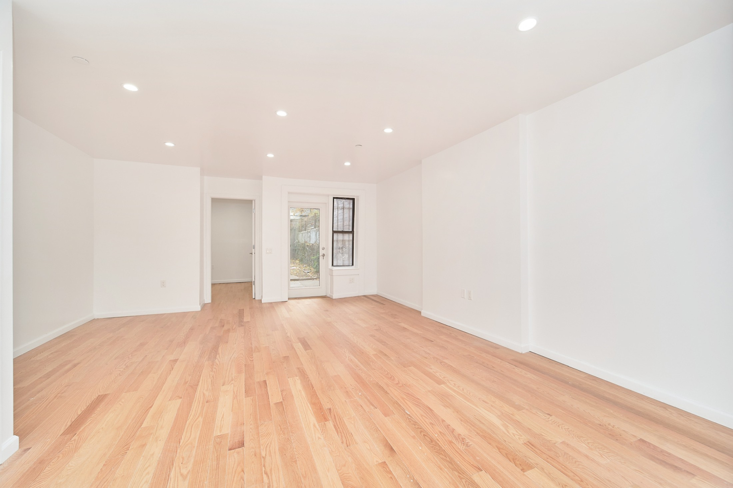 470 West 145th Street Garden, Hamilton Heights, Upper Manhattan, NYC - 2 Bedrooms  
1 Bathrooms  
4 Rooms - 