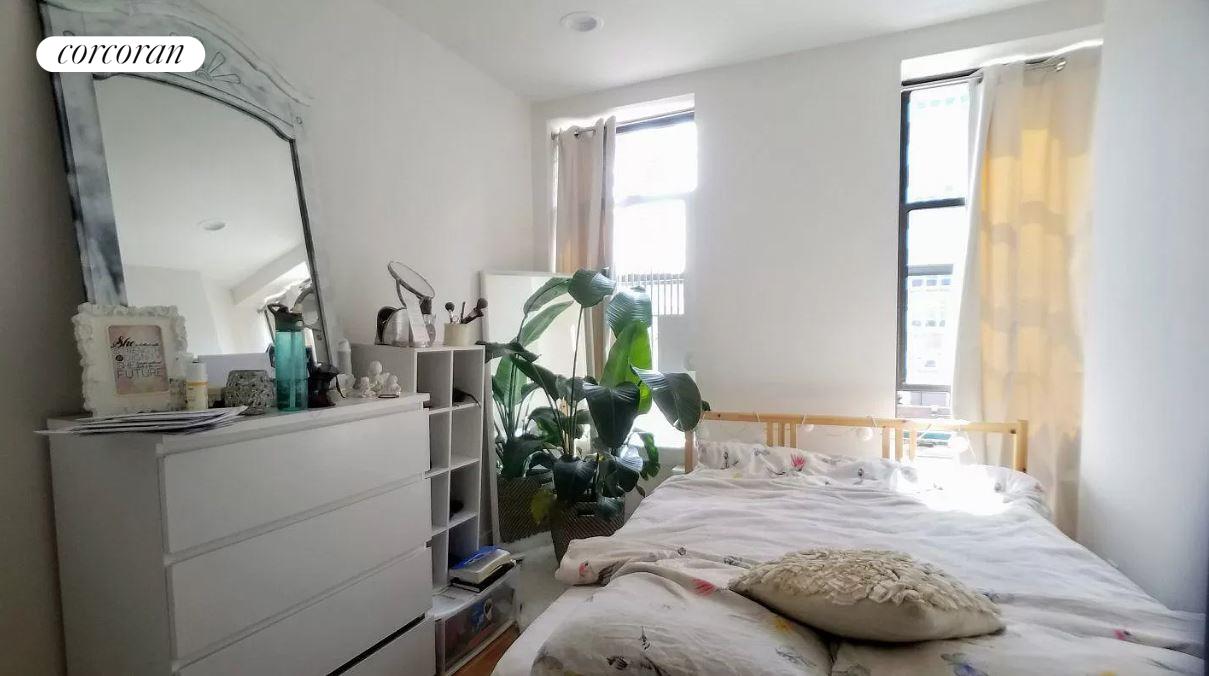 3 West 137th Street 4A, Central Harlem, Upper Manhattan, NYC - 2 Bedrooms  
1 Bathrooms  
4 Rooms - 