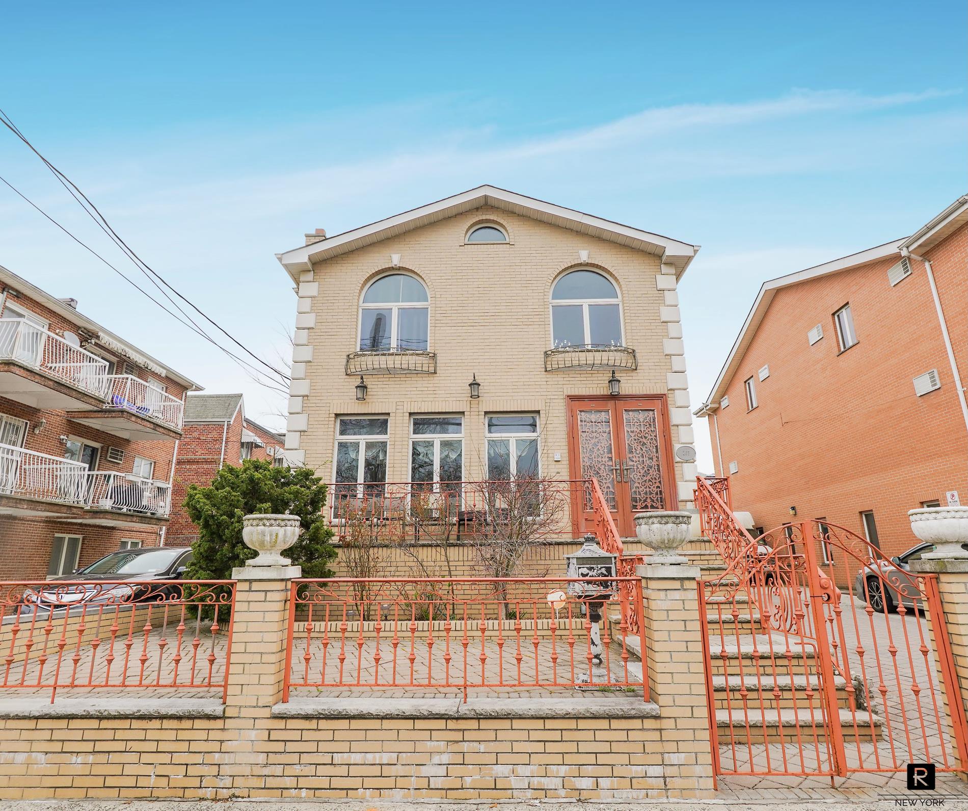 265 Bay 8th Street, House, Bath Beach, Brooklyn, New York - 4 Bedrooms  
3.5 Bathrooms  
8 Rooms - 