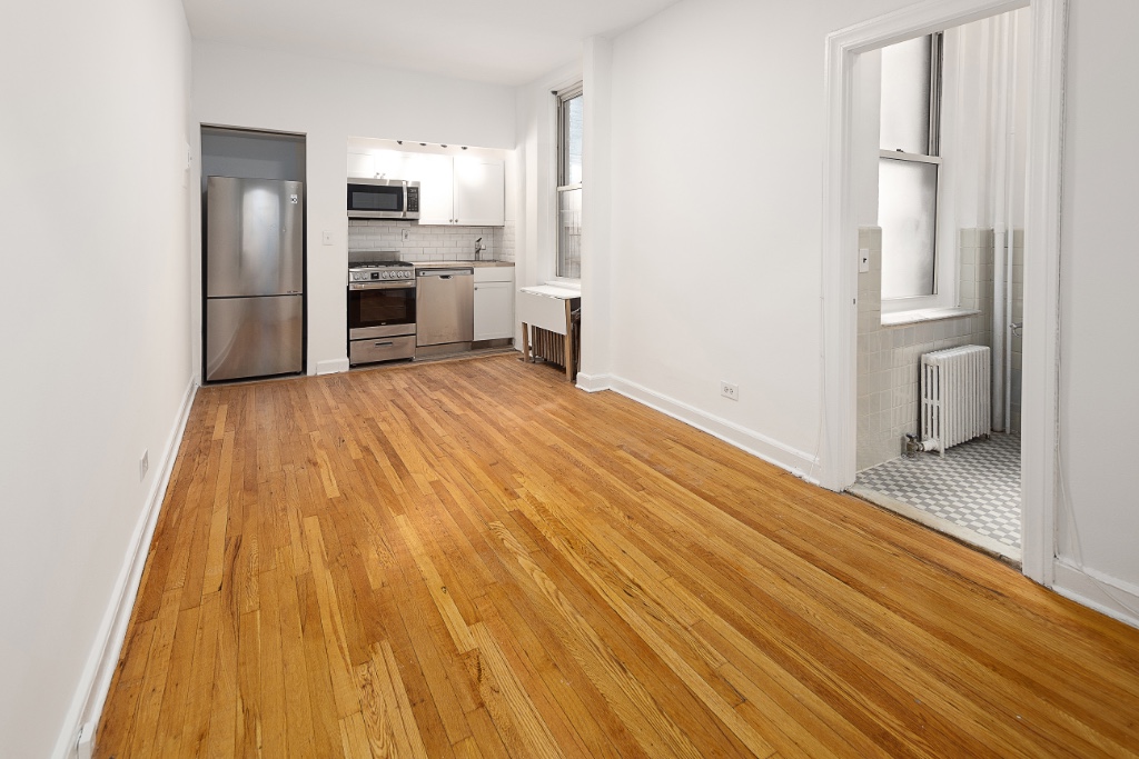 57 West 58th Street 9F, Midtown West, Midtown West, NYC - 1 Bathrooms  
2 Rooms - 