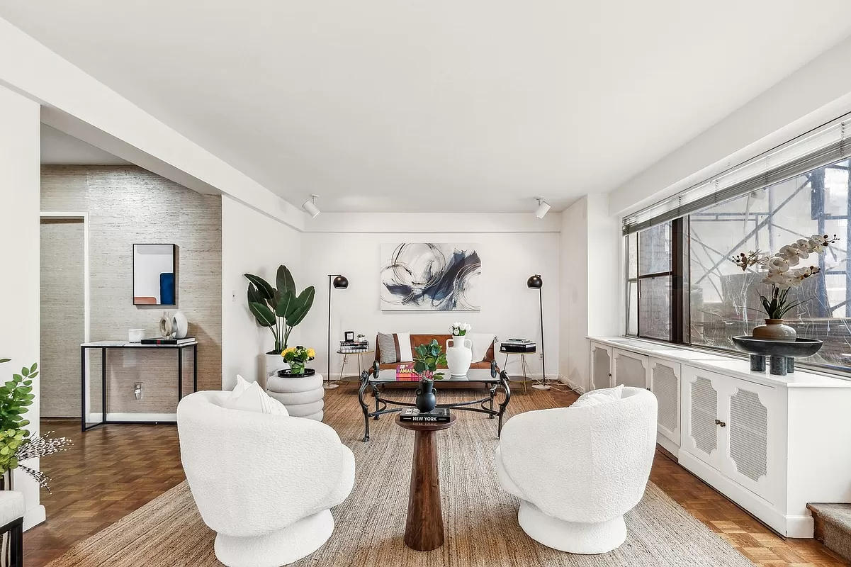 11 East 86th Street 18A, Carnegie Hill, Upper East Side, NYC - 3 Bedrooms  
3 Bathrooms  
9 Rooms - 