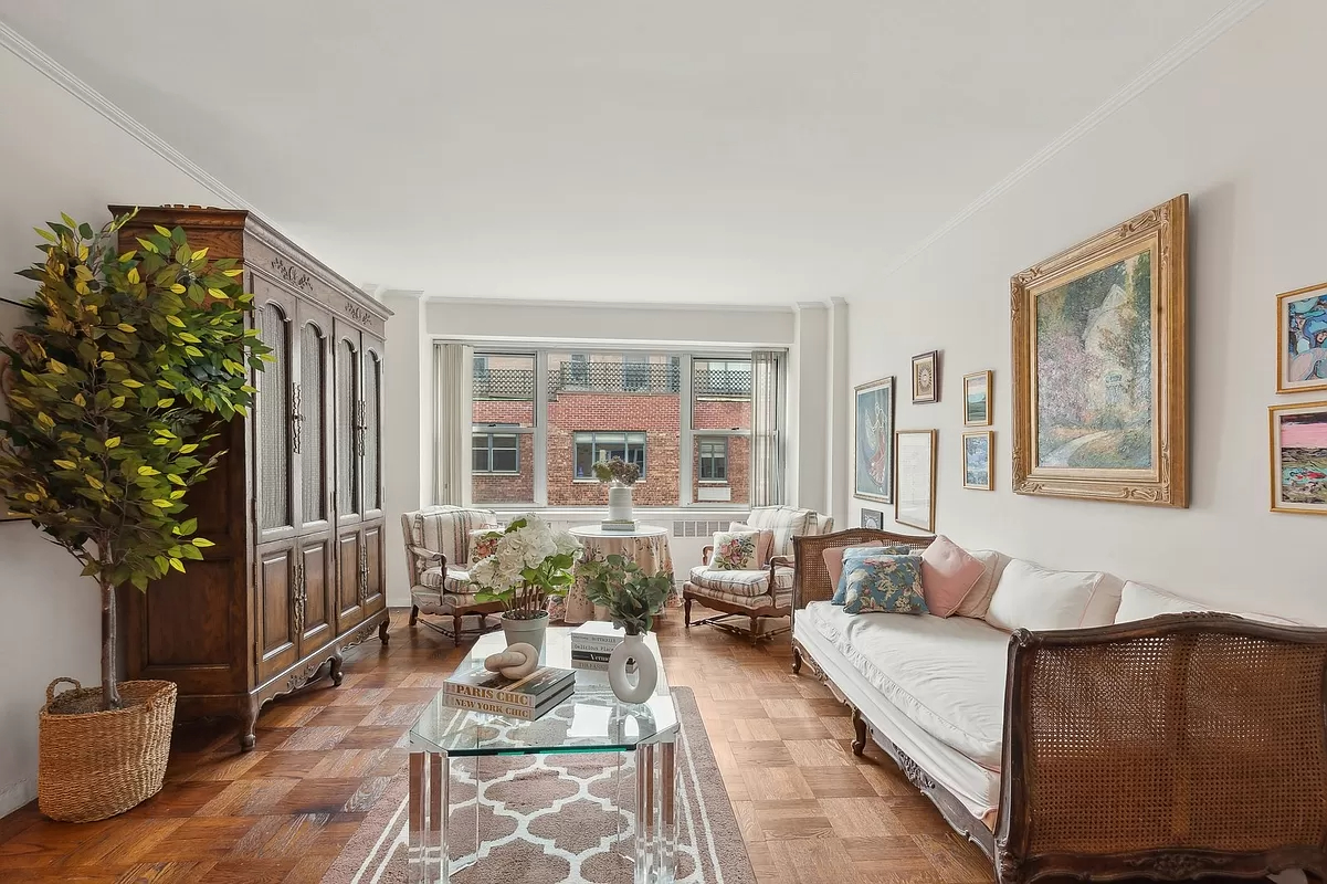 155 East 76th Street 10B, Lenox Hill, Upper East Side, NYC - 2 Bedrooms  
2 Bathrooms  
5 Rooms - 