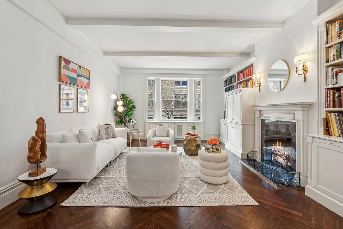 103 East 84th Street 3B, Upper East Side, Upper East Side, NYC - 3 Bedrooms  
2 Bathrooms  
6 Rooms - 