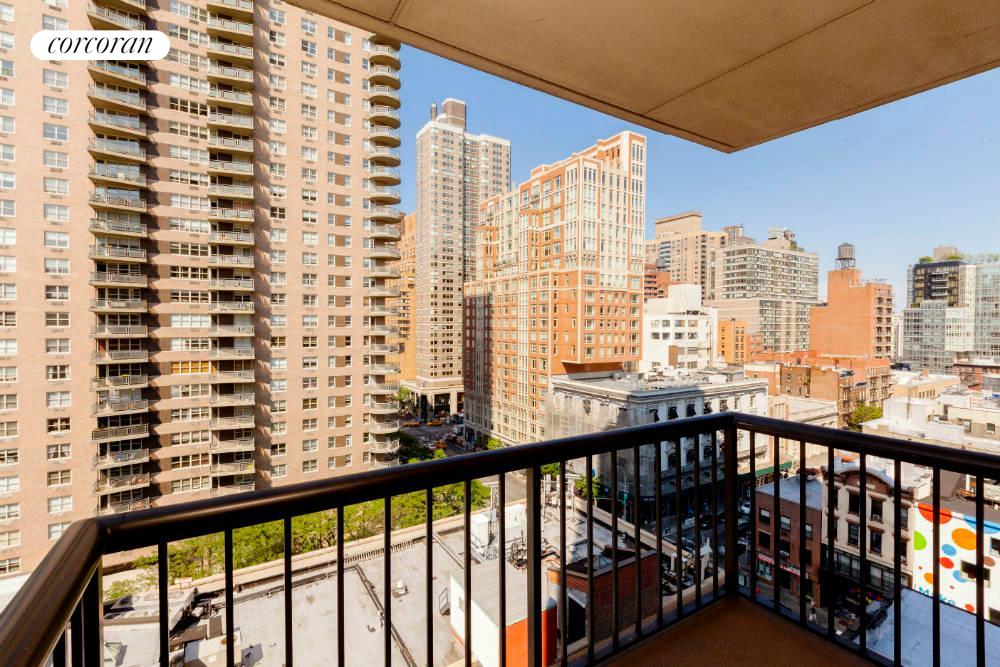 171 East 84th Street 11D, Upper East Side, Upper East Side, NYC - 2 Bedrooms  
2 Bathrooms  
4 Rooms - 