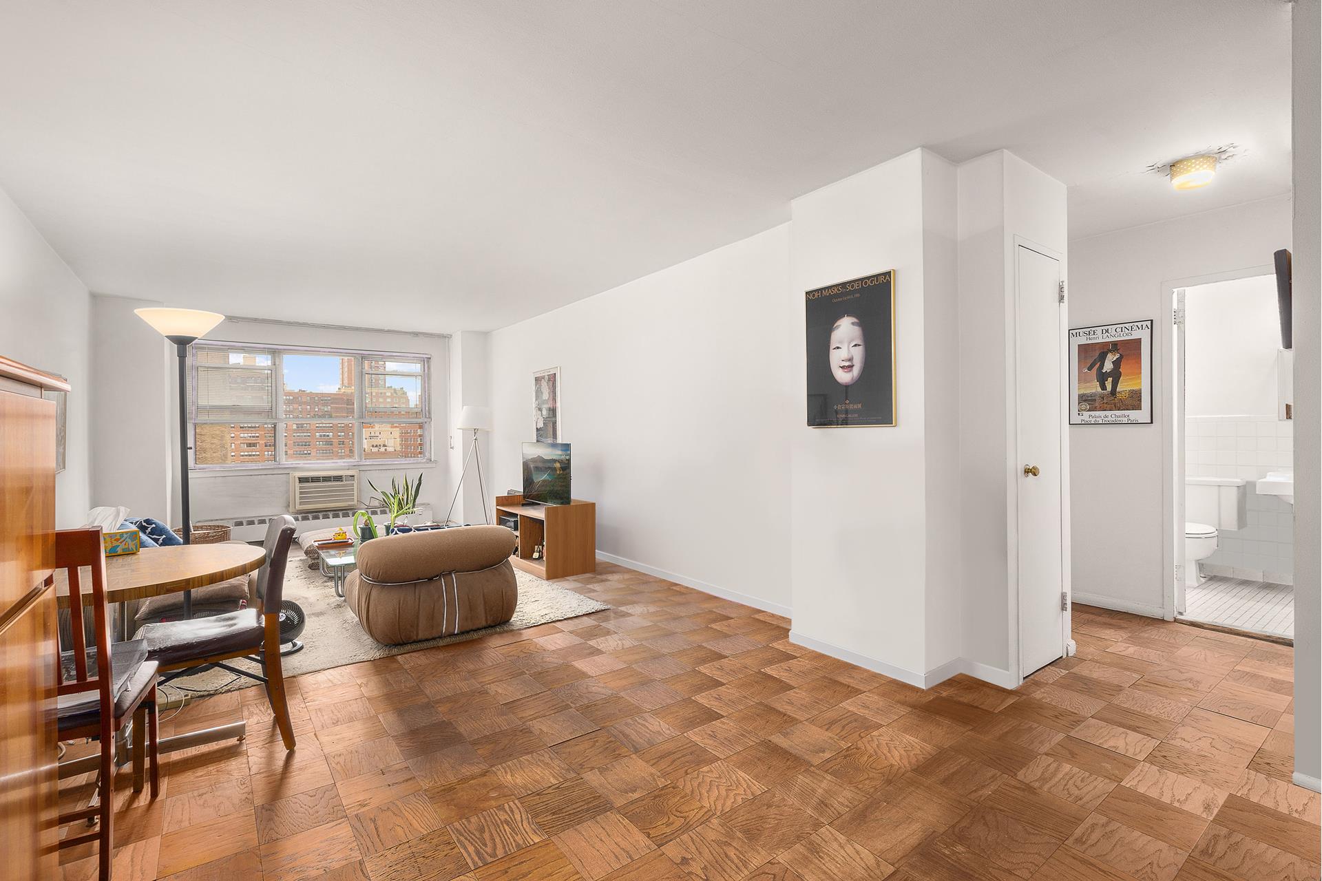333 East 79th Street 14V, Yorkville, Upper East Side, NYC - 1 Bedrooms  
1 Bathrooms  
4 Rooms - 