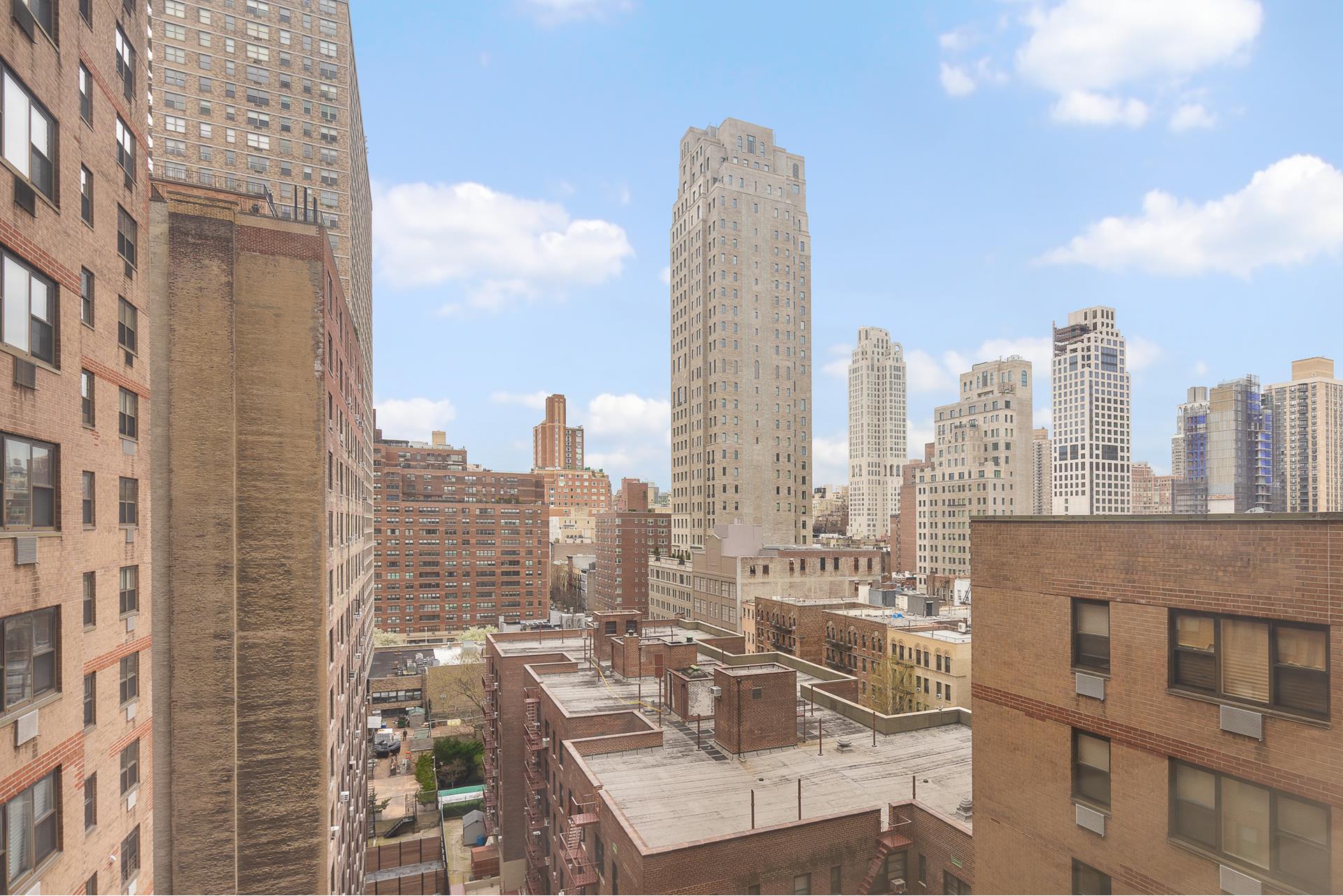 333 E 79TH Street, New York, NY 10075, 1 Bedroom Bedrooms, 4 Rooms Rooms,1 BathroomBathrooms,Residential,For Sale,FIRST AVE OWNERS IN,79TH,RPLU-5122958020