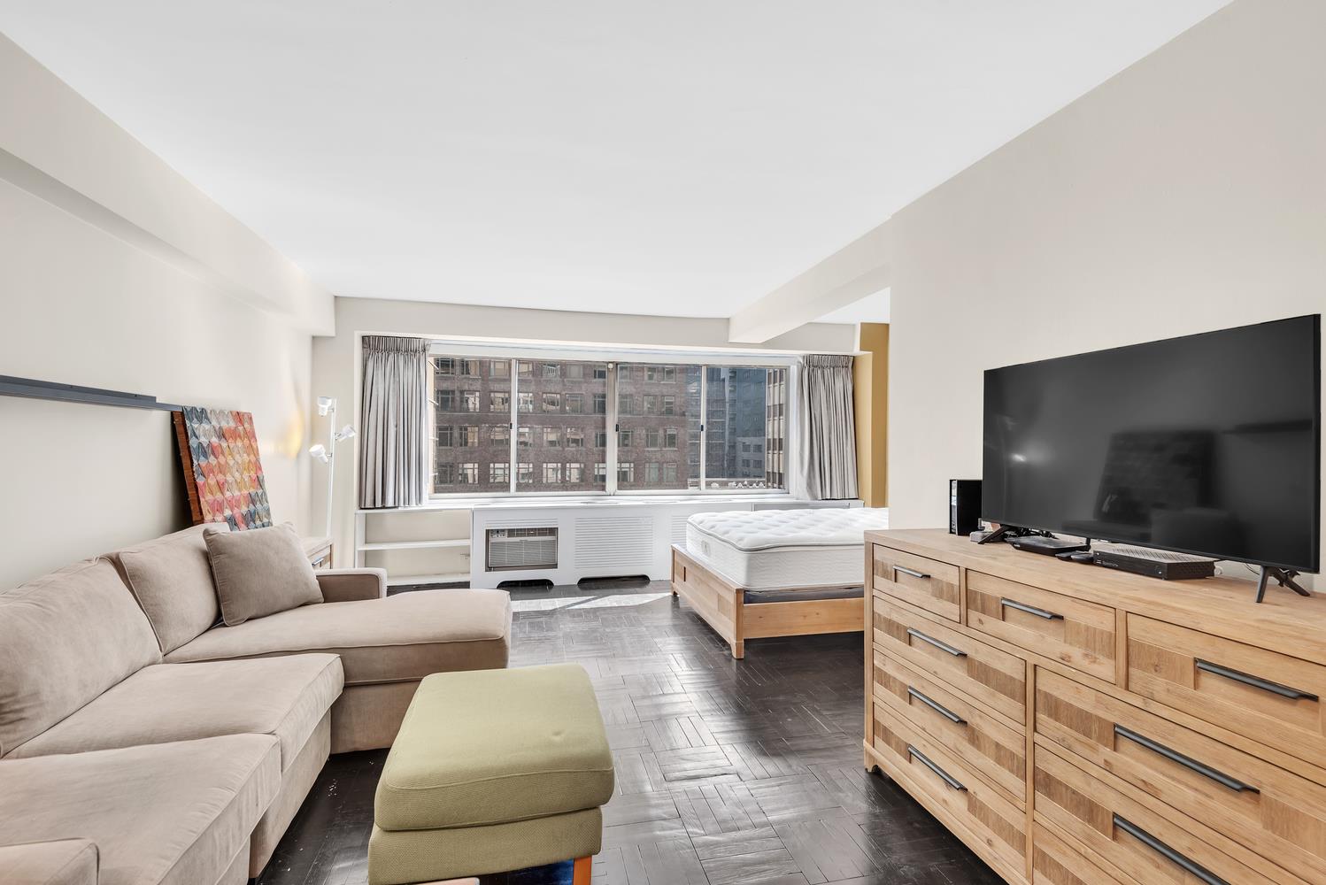 225 East 46th Street 10G, Turtle Bay, Midtown East, NYC - 1 Bathrooms  
2 Rooms - 