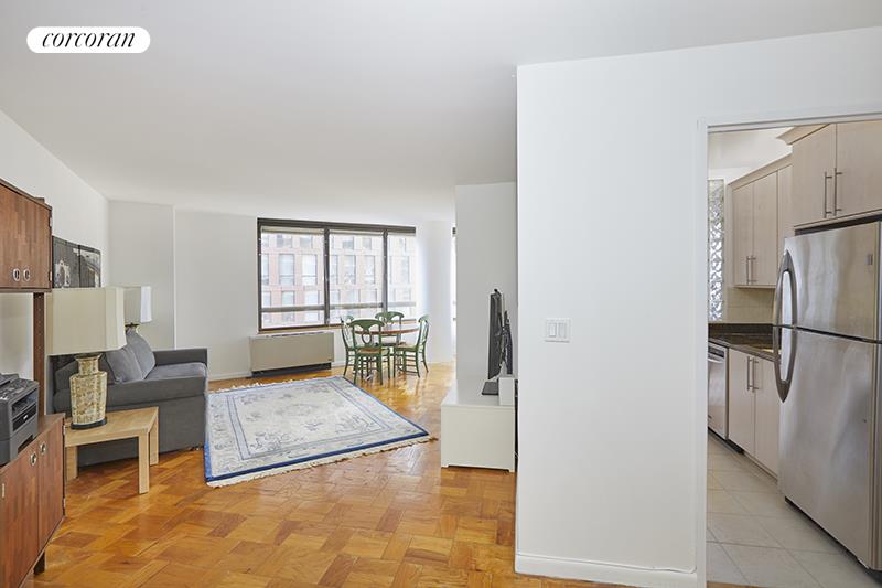 630 1st Avenue 9E, Murray Hill, Midtown East, NYC - 2 Bedrooms  
2 Bathrooms  
4 Rooms - 