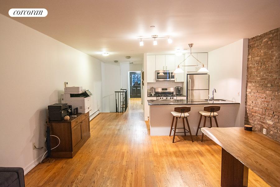 2052 Madison Avenue Ground, Central Harlem, Upper Manhattan, NYC - 1 Bedrooms  
1 Bathrooms  
4 Rooms - 