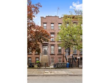 670 Greene Avenue, Stuyvesant Heights, Downtown, NYC - 8 Bedrooms  
6 Bathrooms  
14 Rooms - 