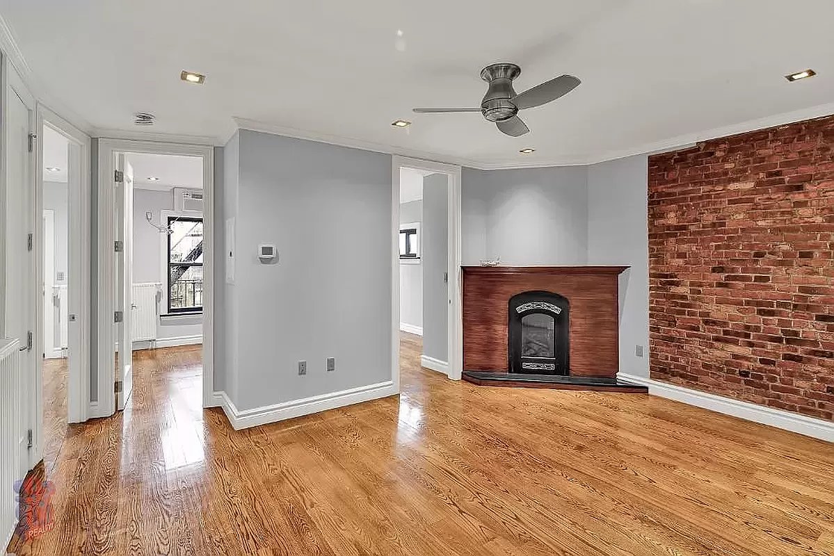 330 East 6th Street 5F, East Village, Downtown, NYC - 4 Bedrooms  
2 Bathrooms  
6 Rooms - 