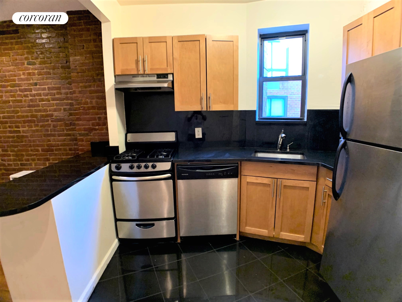 147 East 81st Street 5W, Upper East Side, Upper East Side, NYC - 3 Bedrooms  
2 Bathrooms  
5 Rooms - 