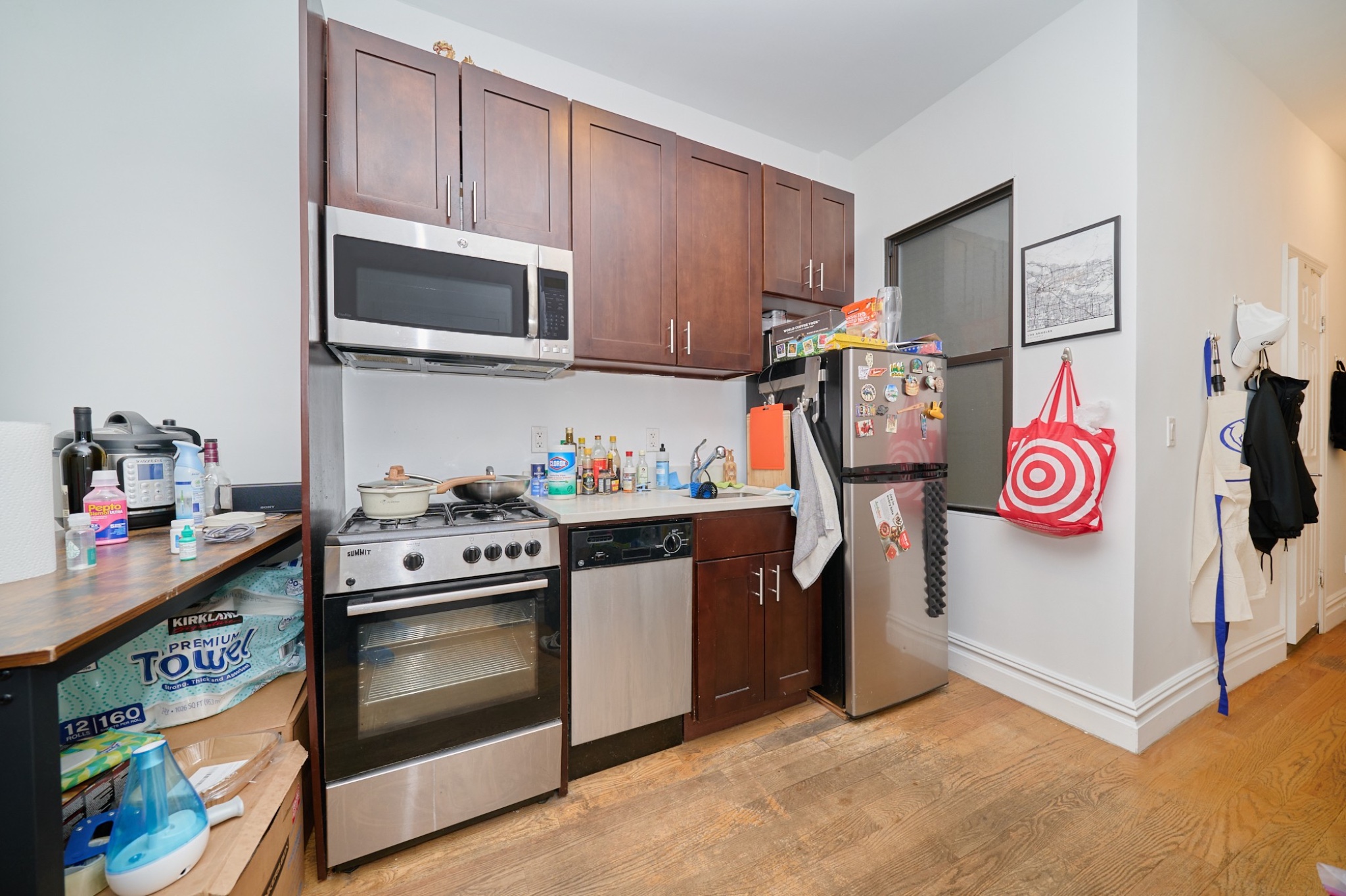 331 East 9th Street 2, East Village, Downtown, NYC - 2 Bedrooms  
2 Bathrooms  
4 Rooms - 