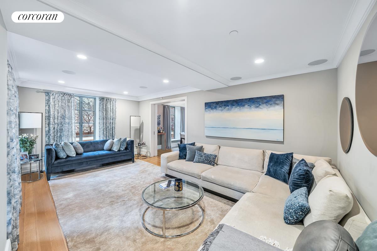 140 East 63rd Street 5Dg, Lenox Hill, Upper East Side, NYC - 3 Bedrooms  
3.5 Bathrooms  
7 Rooms - 