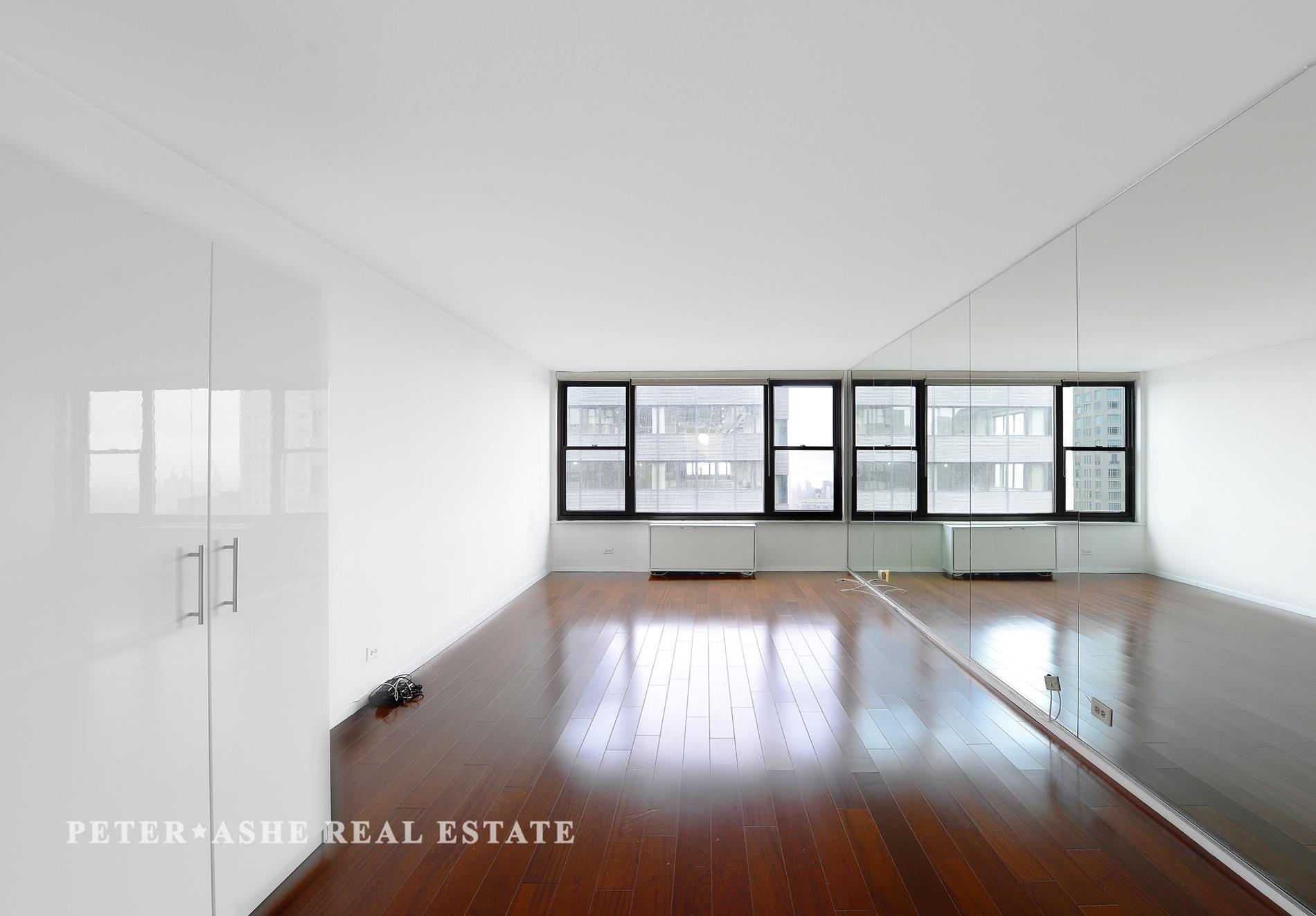 Photo 1 of 117 East 57th Street 45-F, Midtown East, NYC, $3,995, Web #: 1067143048