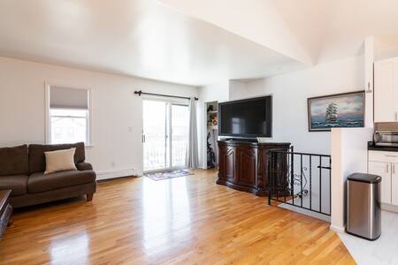 52 Bay 47th Street 3, Bensonhurst, Brooklyn, New York - 3 Bedrooms  
1 Bathrooms  
6 Rooms - 