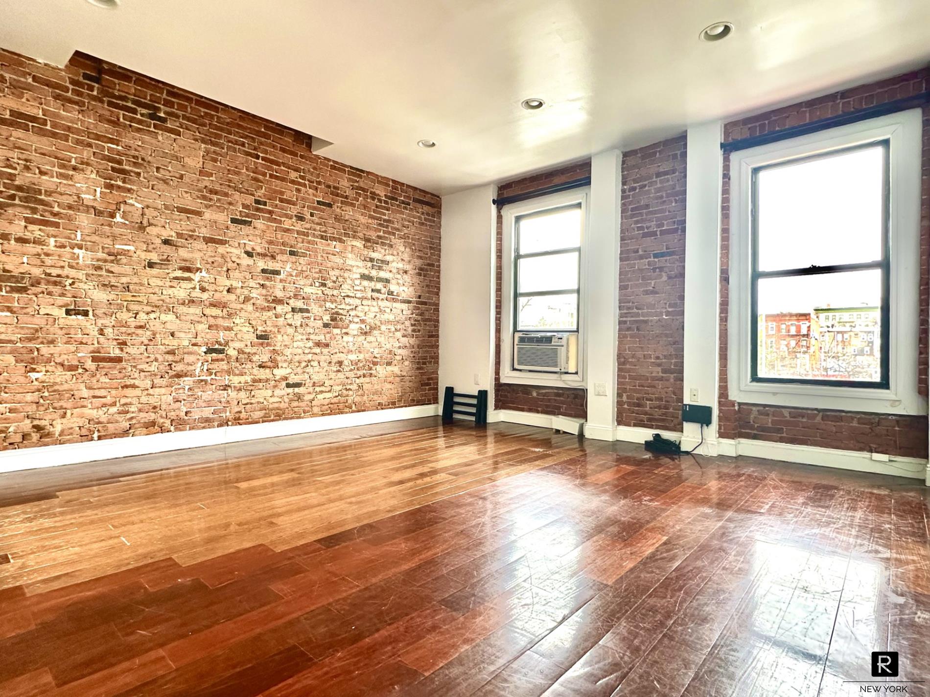 428 East 134th Street 2, Mott Haven, Bronx, New York - 2 Bedrooms  
1 Bathrooms  
4 Rooms - 