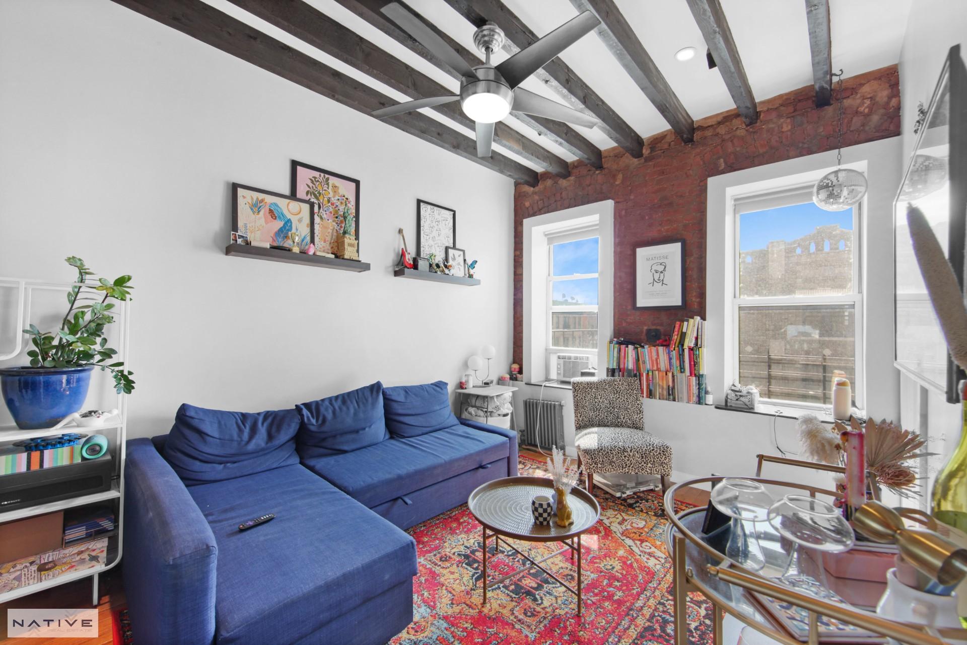 407 Keap Street 25, Williamsburg, Brooklyn, New York - 2 Bedrooms  
1 Bathrooms  
4 Rooms - 