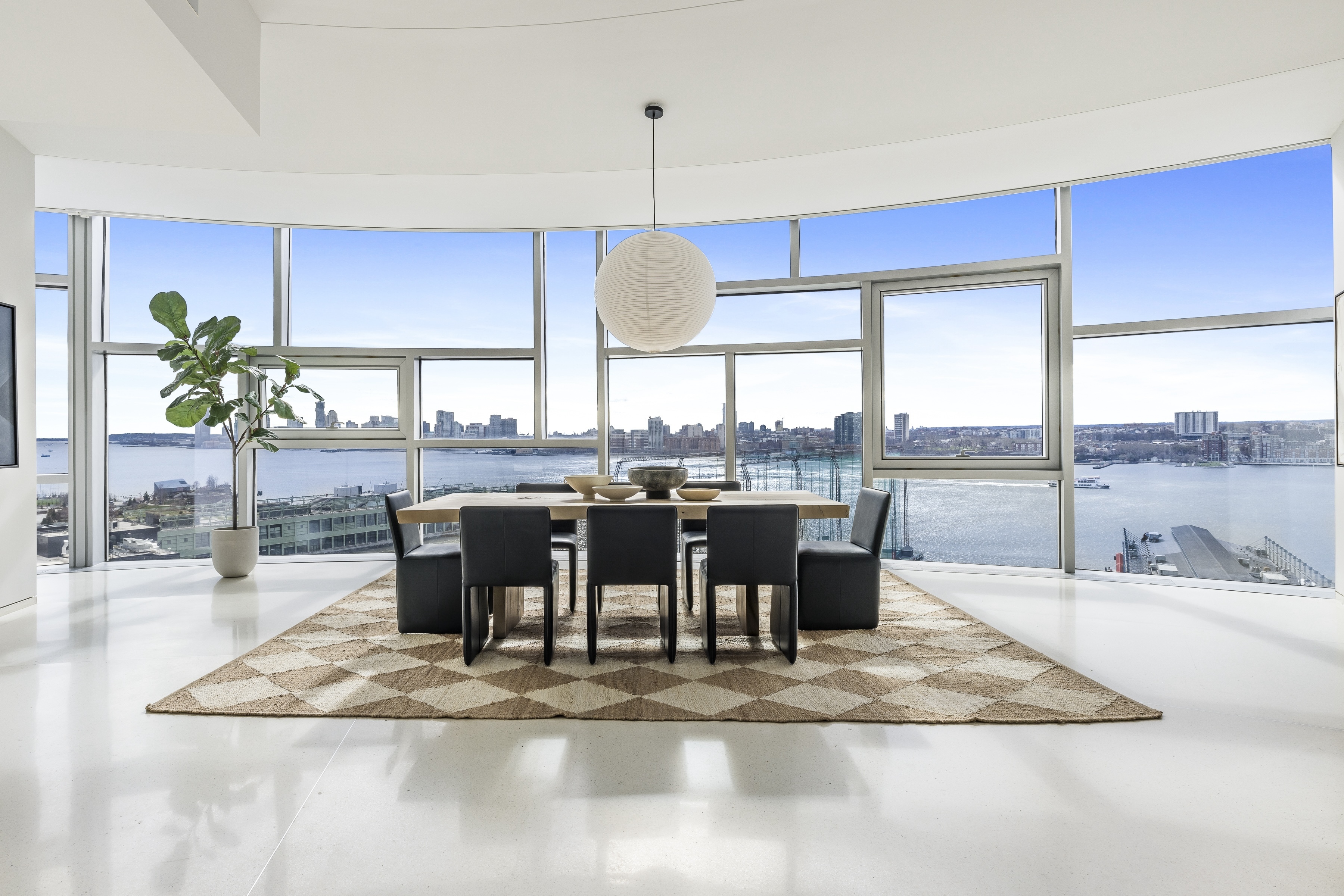 100 11th Avenue 17B/18, Chelsea, Downtown, NYC - 7 Bedrooms  
6.5 Bathrooms  
17 Rooms - 