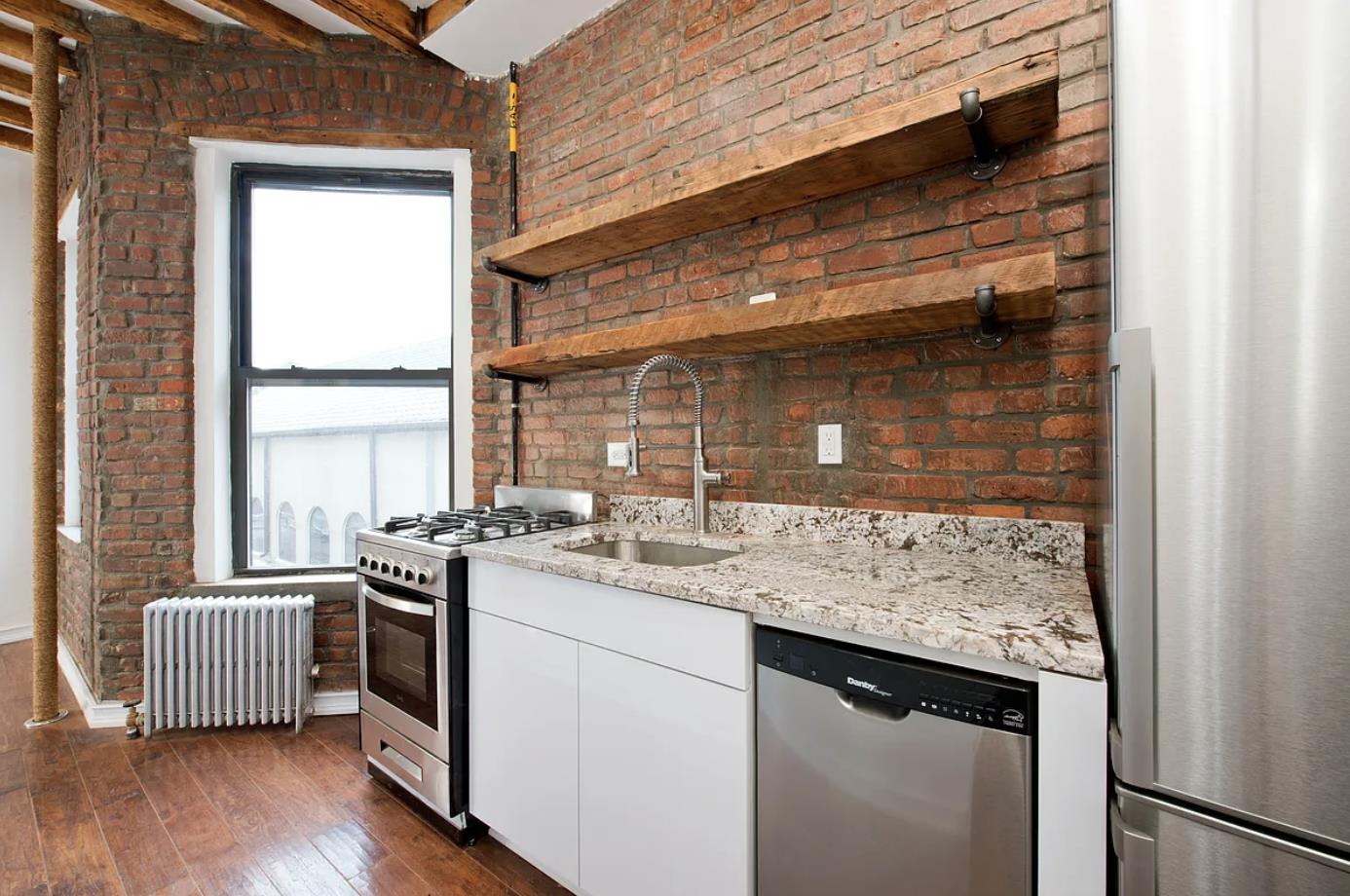 28 Forsyth Street 9, Chinatown, Downtown, NYC - 2 Bedrooms  
1.5 Bathrooms  
5 Rooms - 