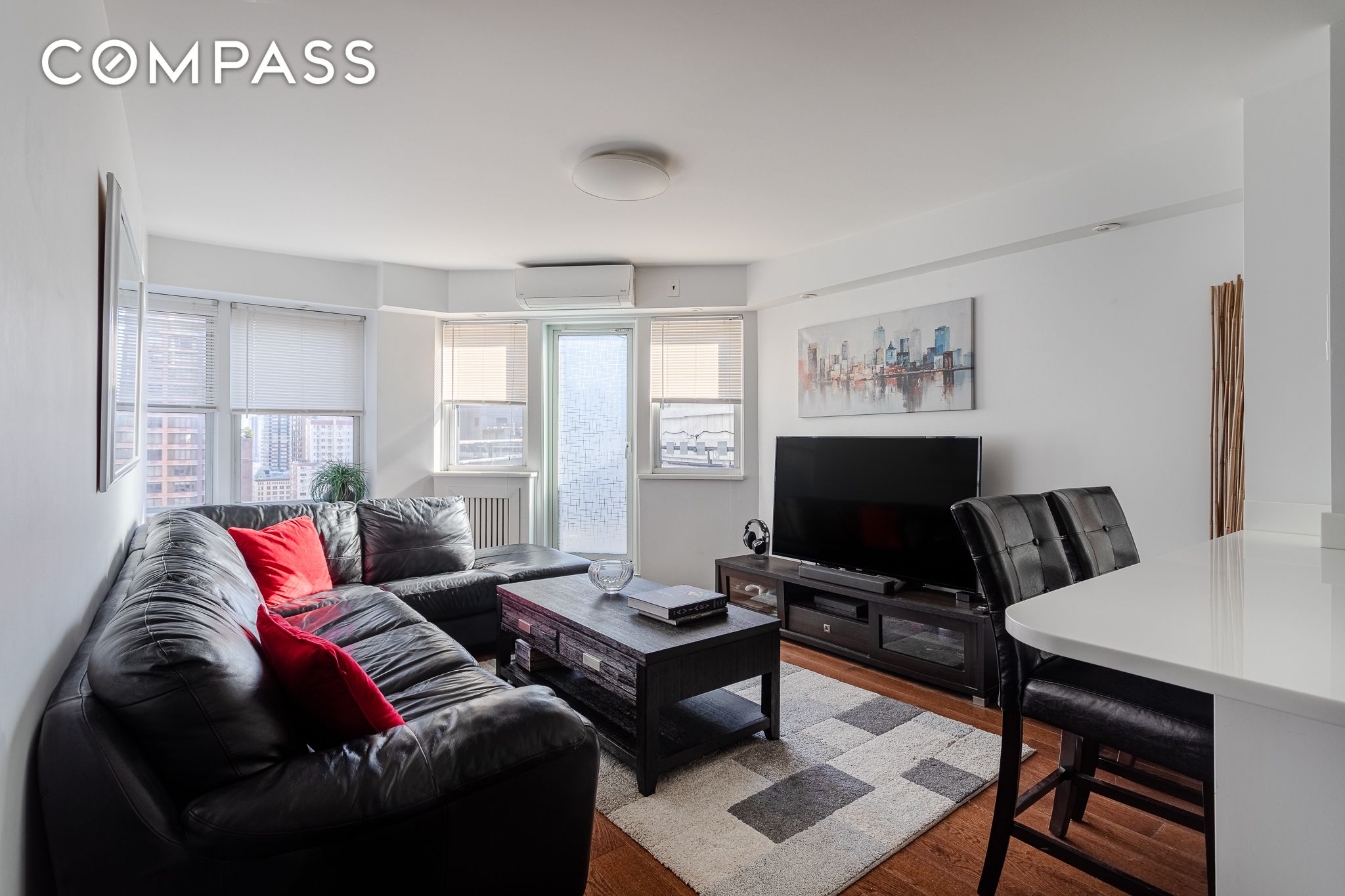 155 East 38th Street 18E, Murray Hill, Midtown East, NYC - 2 Bedrooms  
1 Bathrooms  
4 Rooms - 