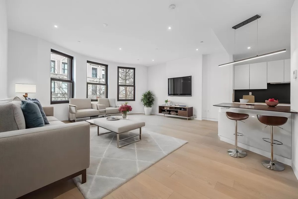 324 West 108th Street 31, Upper West Side, Upper West Side, NYC - 2 Bedrooms  
2 Bathrooms  
4 Rooms - 