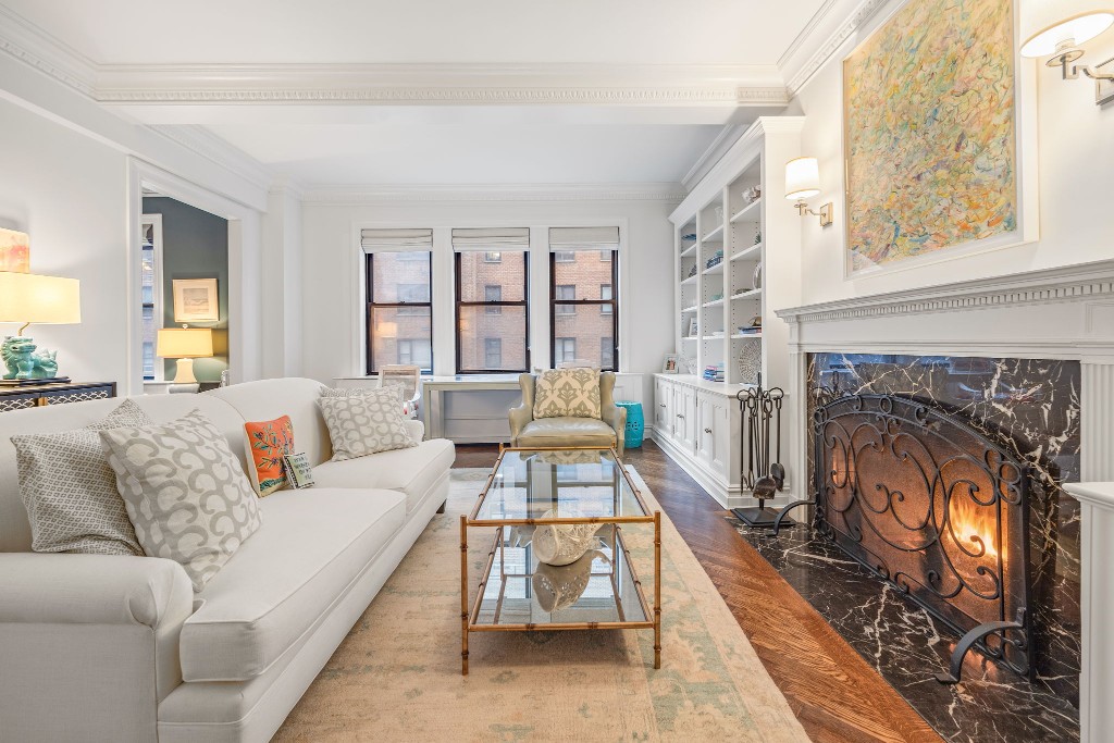410 East 57th Street 8C, Sutton Place, Midtown East, NYC - 3 Bedrooms  
2.5 Bathrooms  
6 Rooms - 