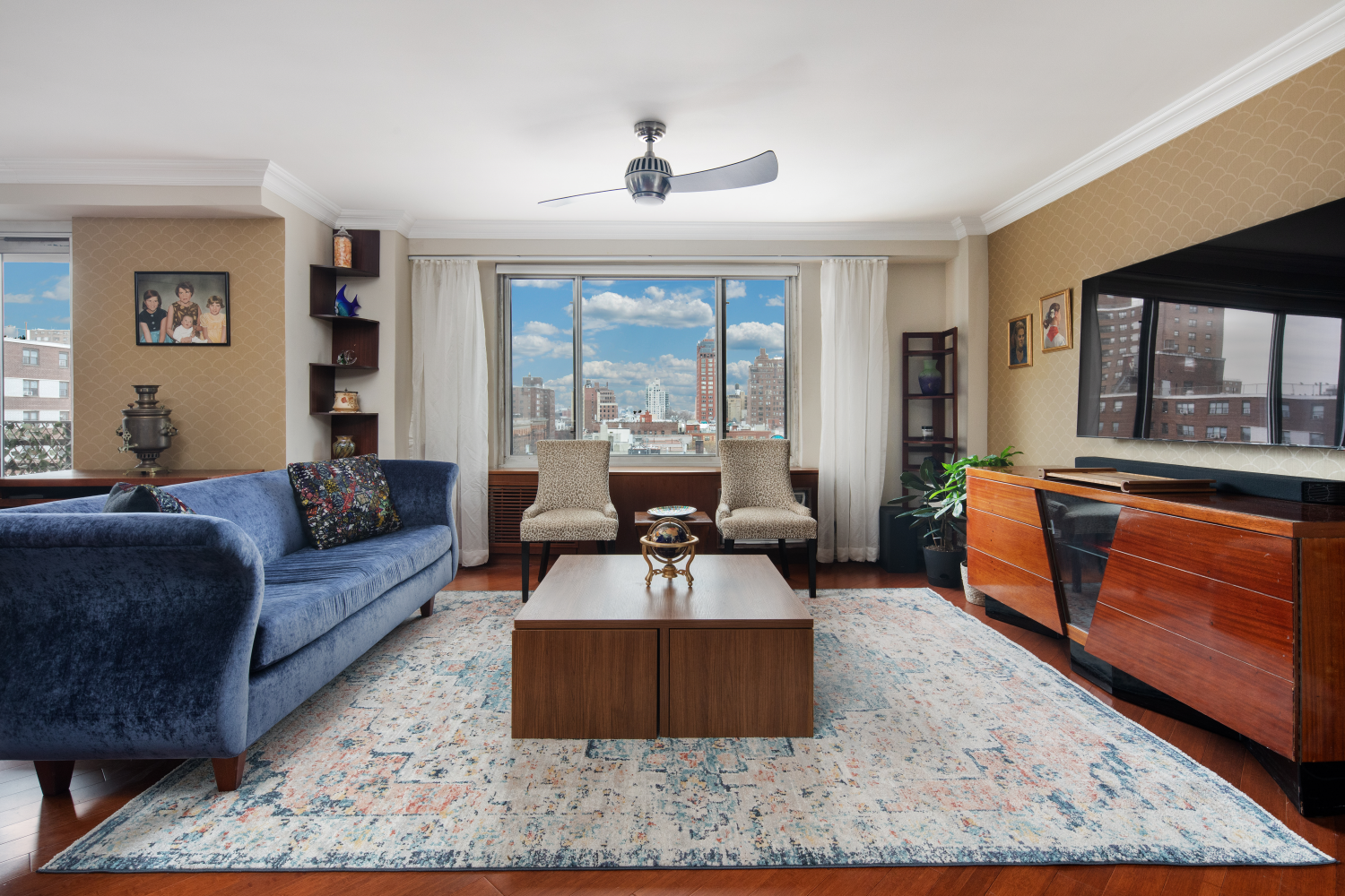 400 Central Park 11D, Upper West Side, Upper West Side, NYC - 2 Bedrooms  
2 Bathrooms  
7 Rooms - 