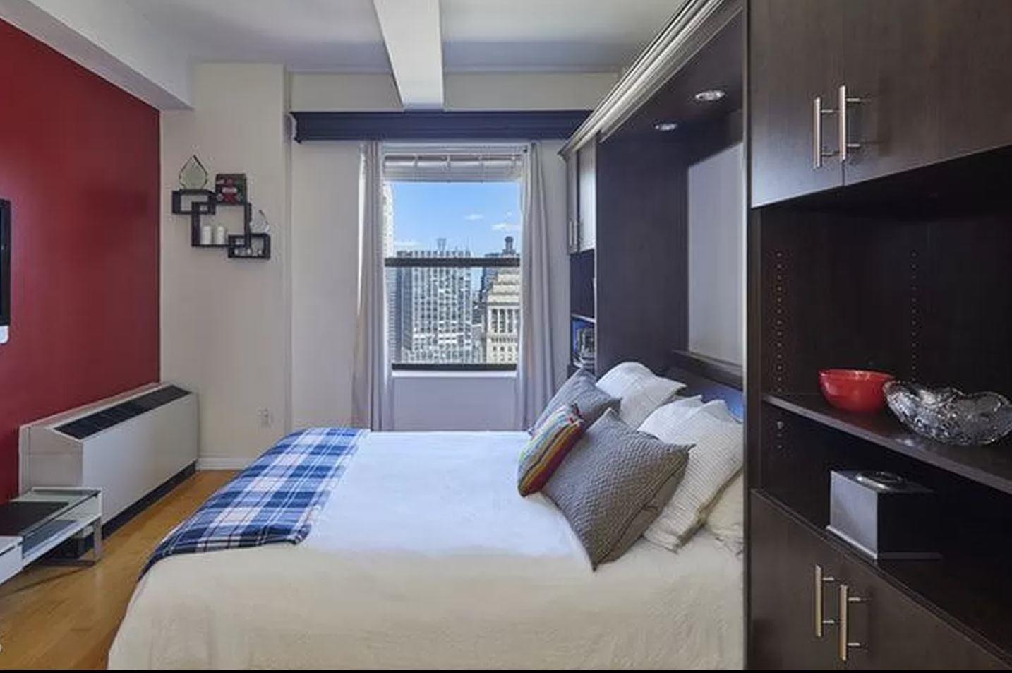 20 West Street 41-E, Financial District, Downtown, NYC - 1 Bathrooms  
2 Rooms - 
