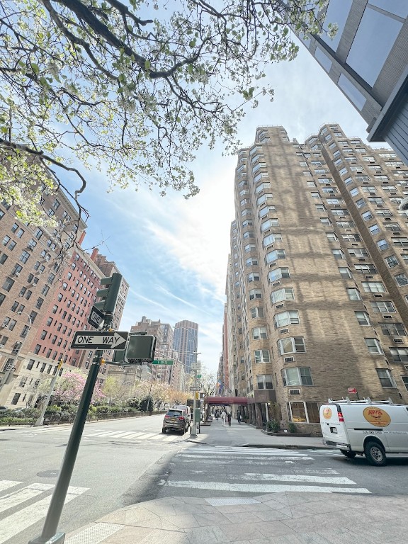 Photo 1 of 80 Park Avenue 11N, Midtown East, NYC, $4,950, Web #: 1067770305