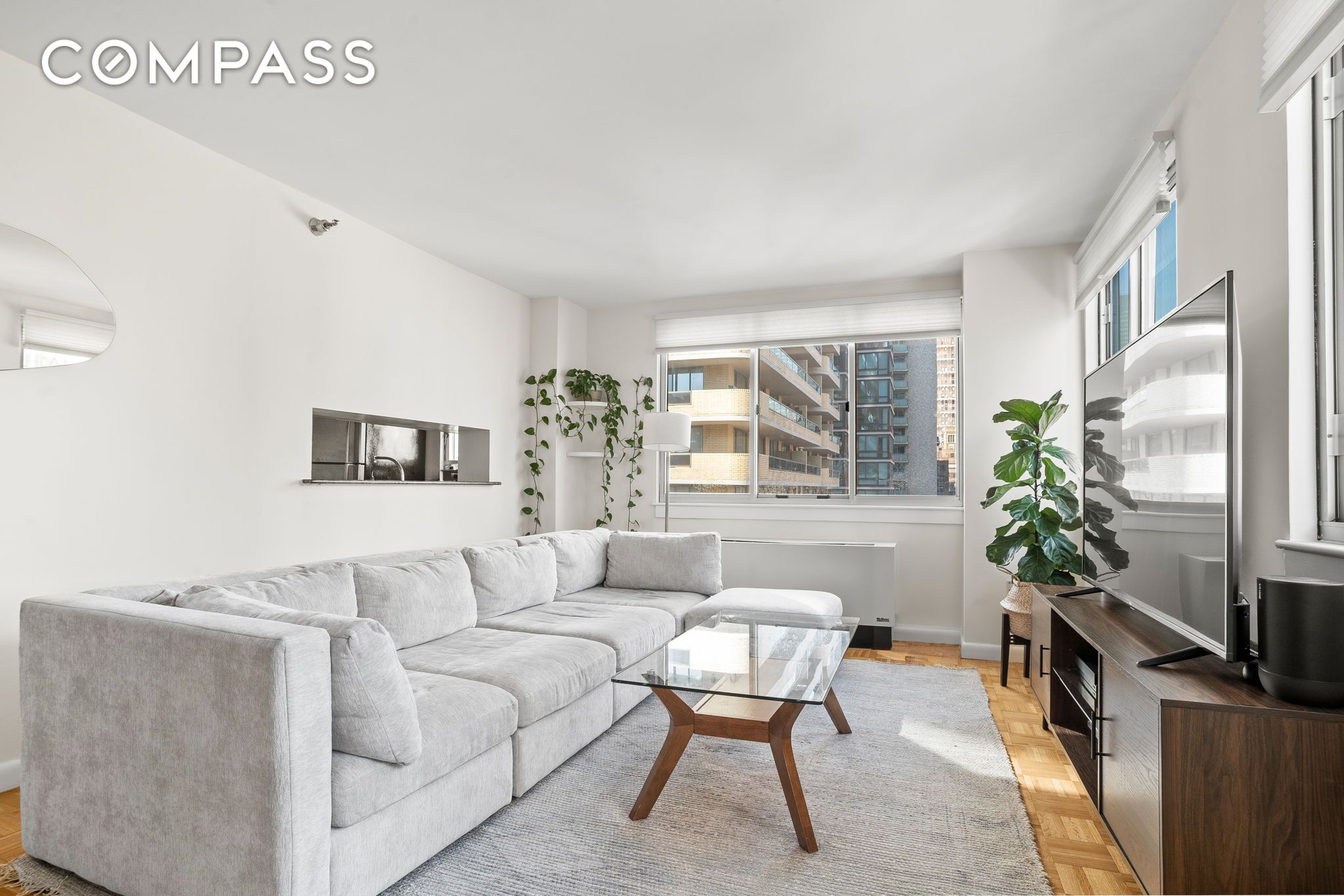 308 East 38th Street 14E, Murray Hill, Midtown East, NYC - 2 Bedrooms  

5 Rooms - 