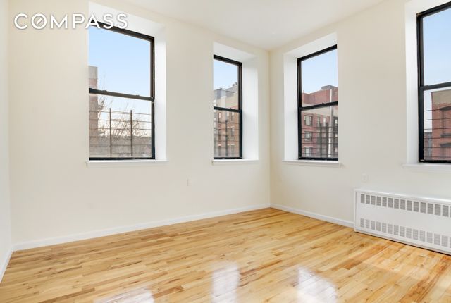 597 Grand Avenue 1M, Crown Heights, Brooklyn, New York - 2 Bedrooms  
1 Bathrooms  
4 Rooms - 