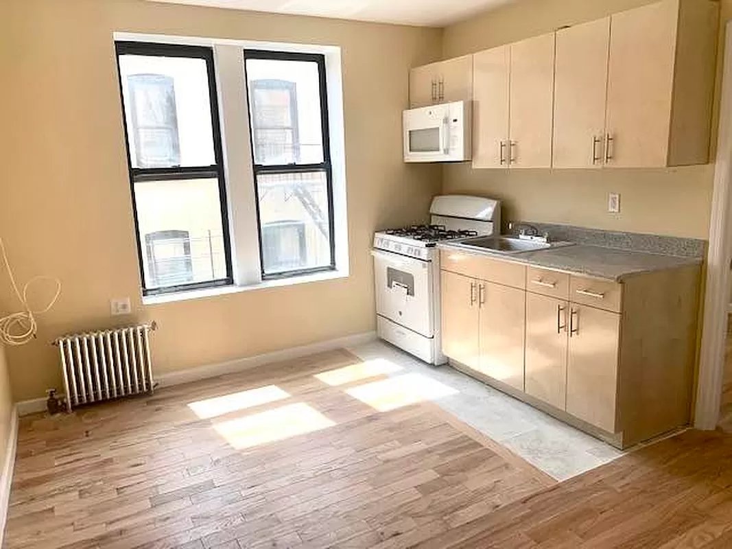 552 West 188th Street 42, Hamilton Heights, Upper Manhattan, NYC - 2 Bedrooms  
1 Bathrooms  
4 Rooms - 