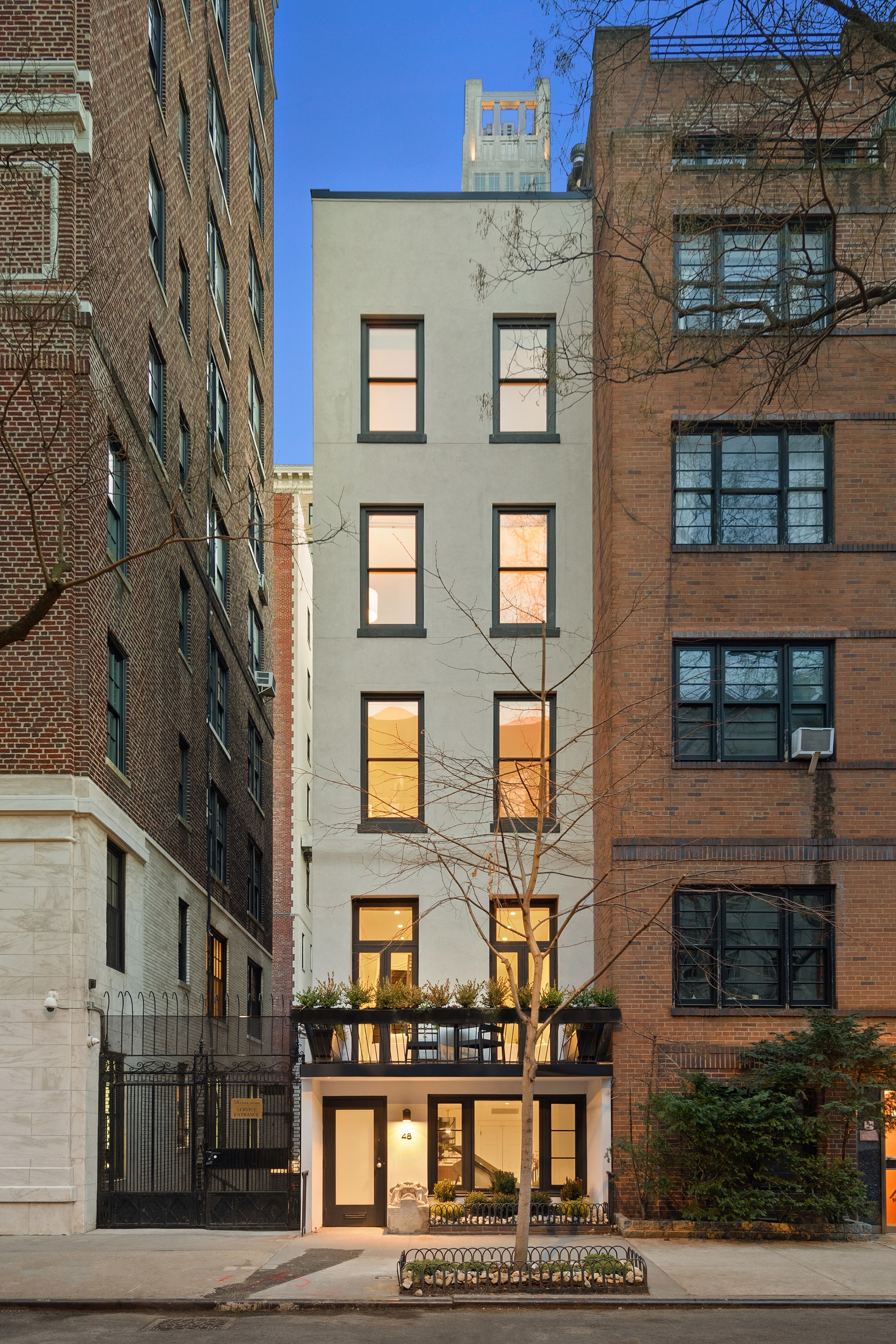 48 East 63rd Street, Lenox Hill, Upper East Side, NYC - 5 Bedrooms  
3.5 Bathrooms  
12 Rooms - 